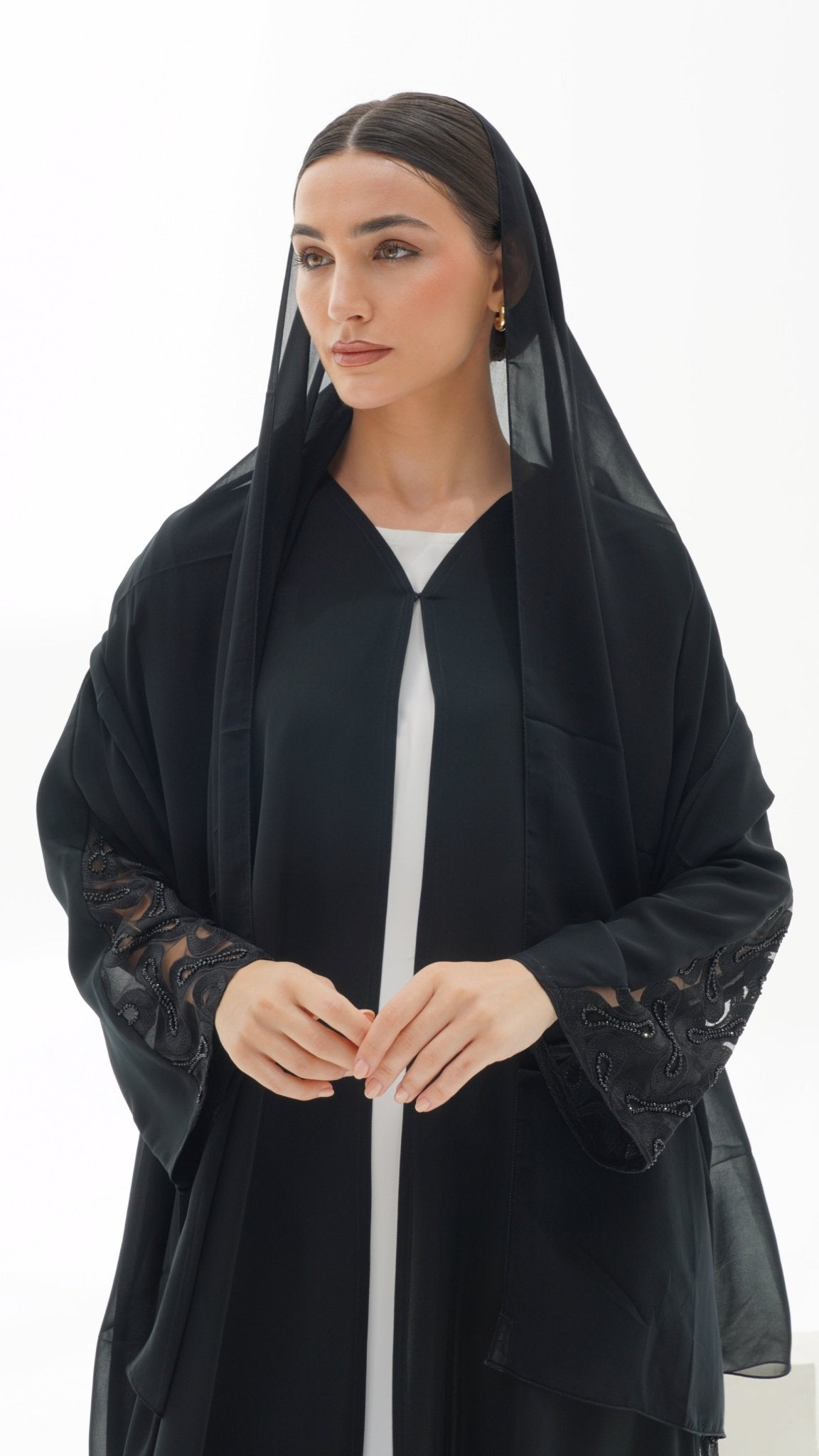 C 1112 Black Abaya