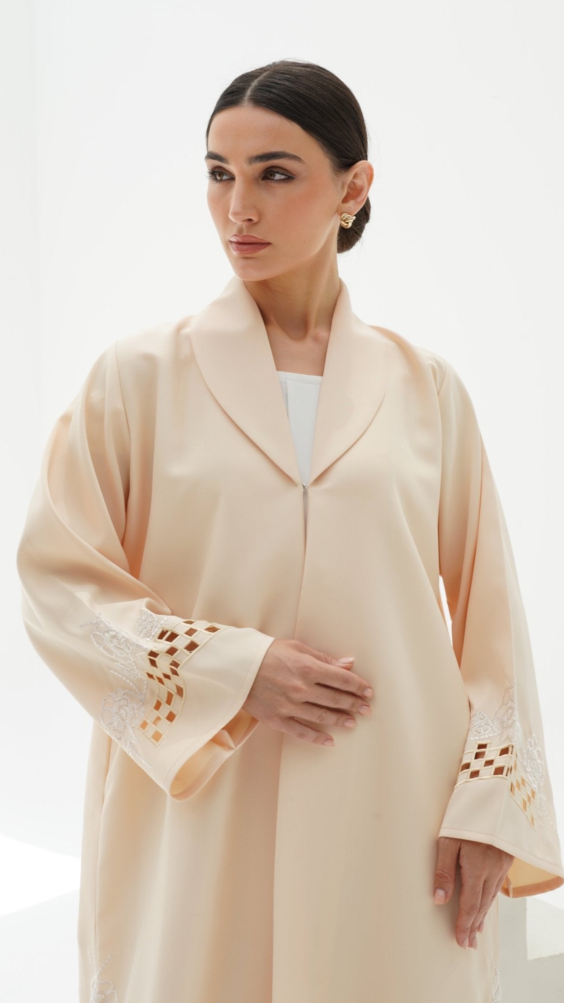 C 1146 Cream Abaya