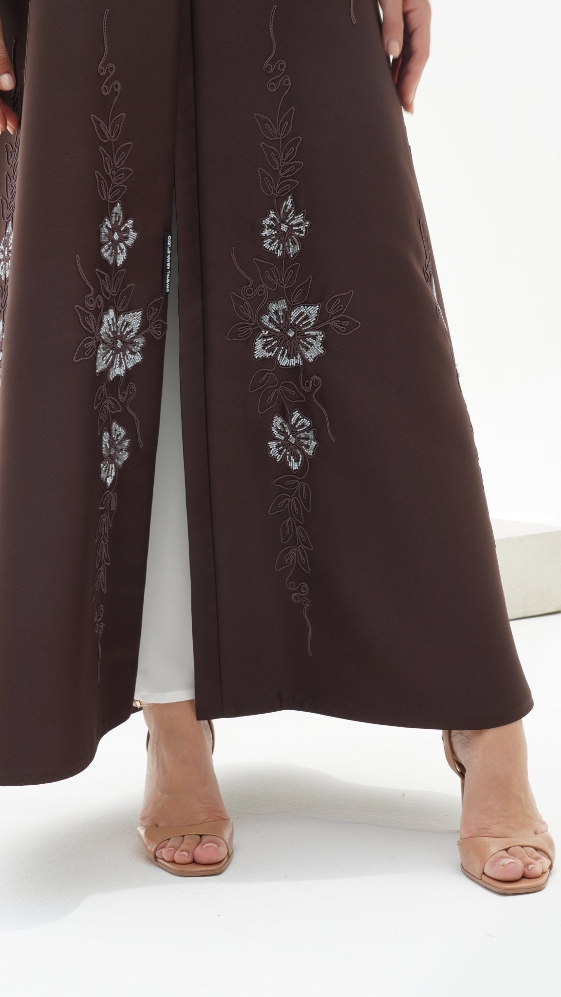 C 1149 Brown Abaya