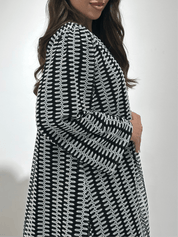 C 1378 Black Wave Abaya