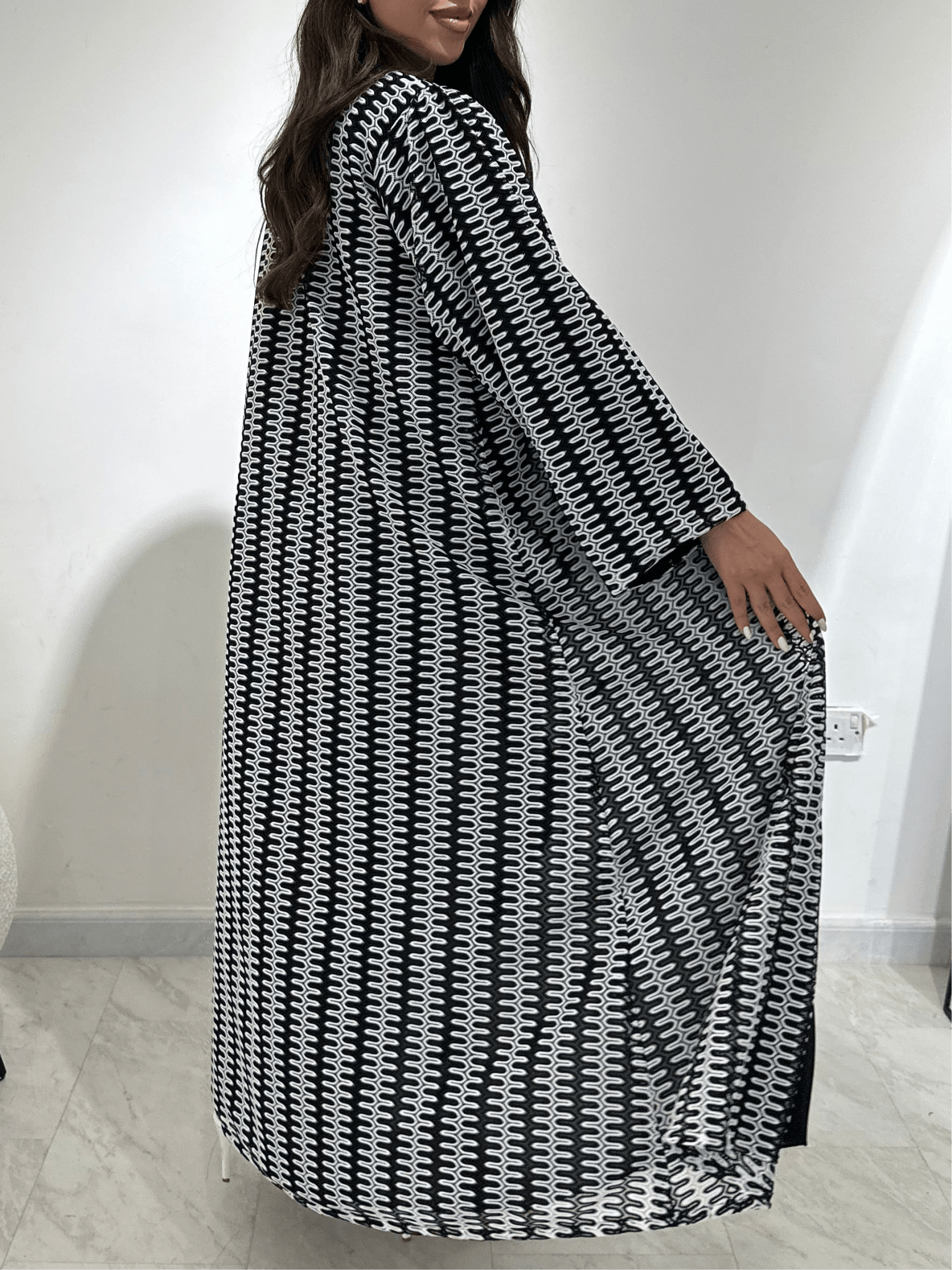 C 1378 Black Wave Abaya