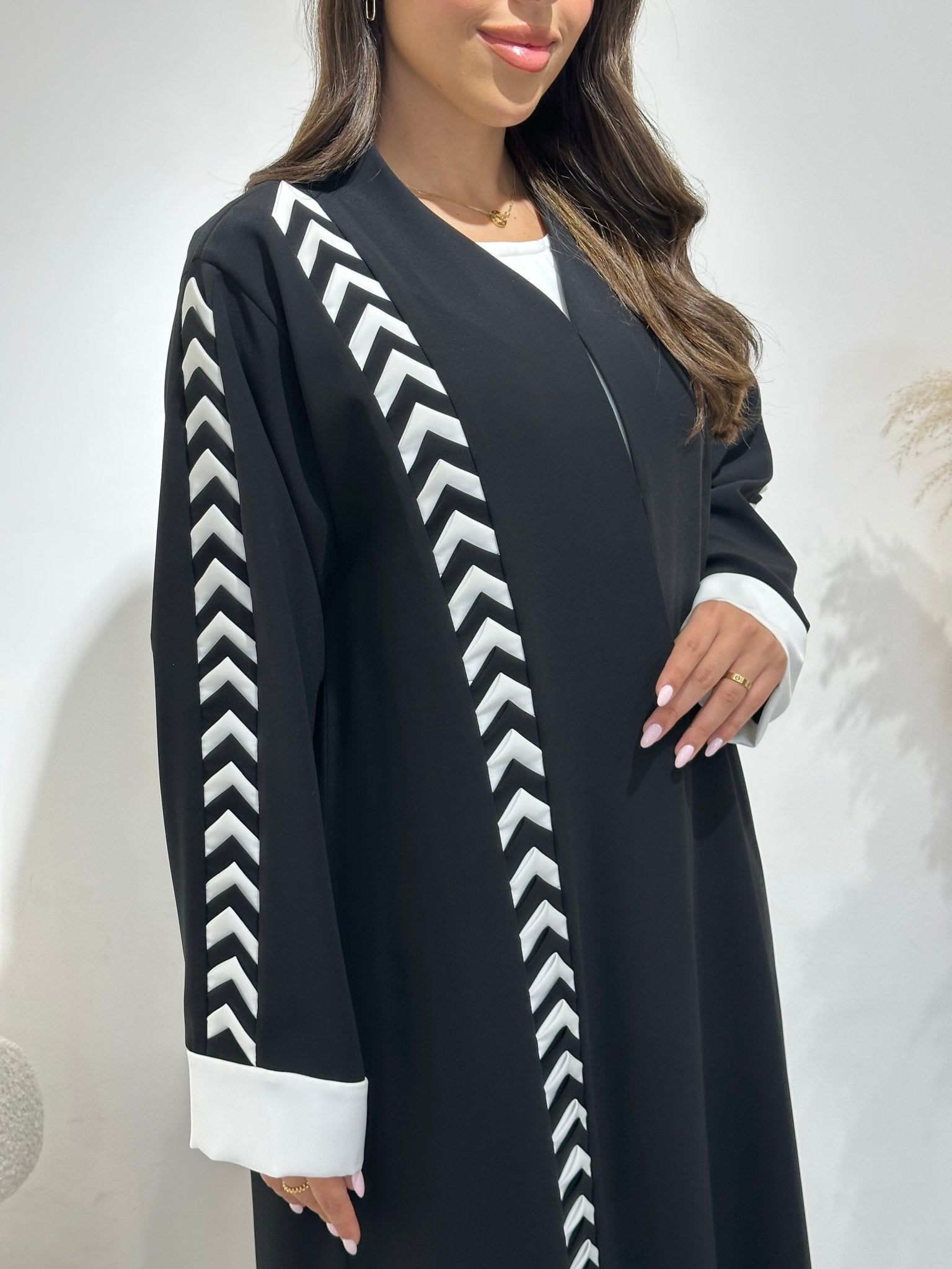C 1393 Patterned Black Abaya