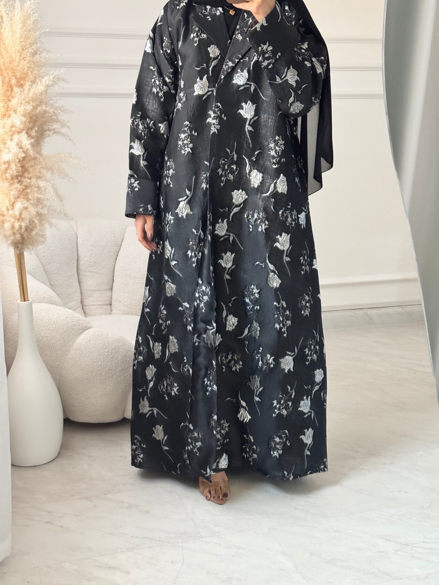 C 1469 Tulip Black Coat Abaya