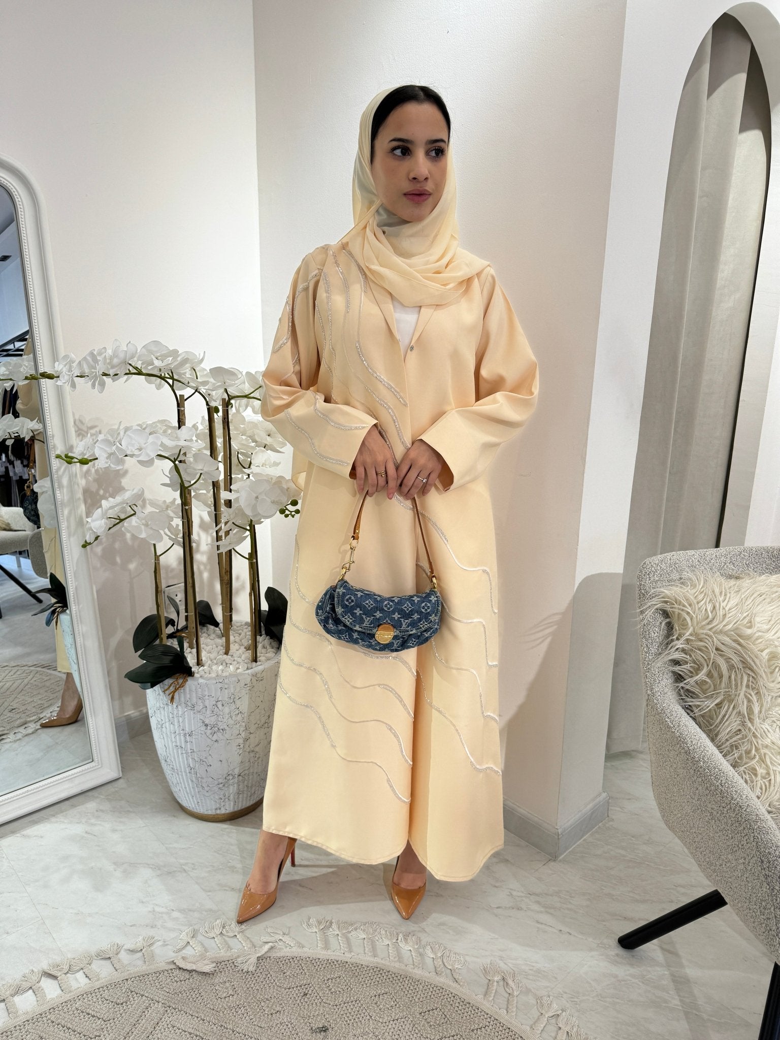 C Cream Wave Embroidery Abaya