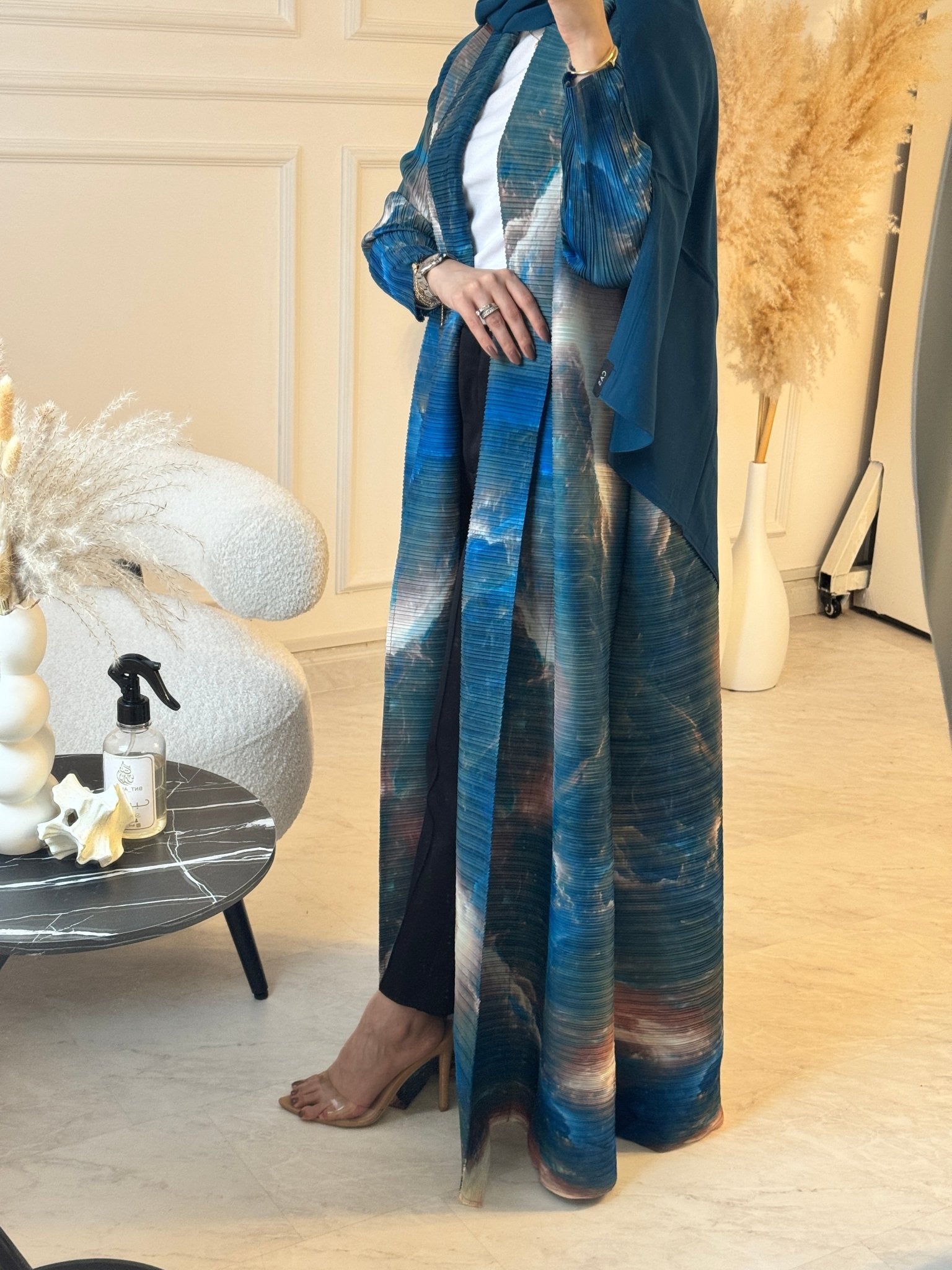 C RTW 07 Blue Sapphire Pleated Print Abaya