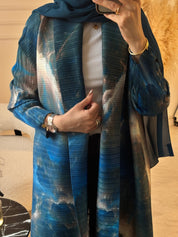 C RTW 07 Blue Sapphire Pleated Print Abaya