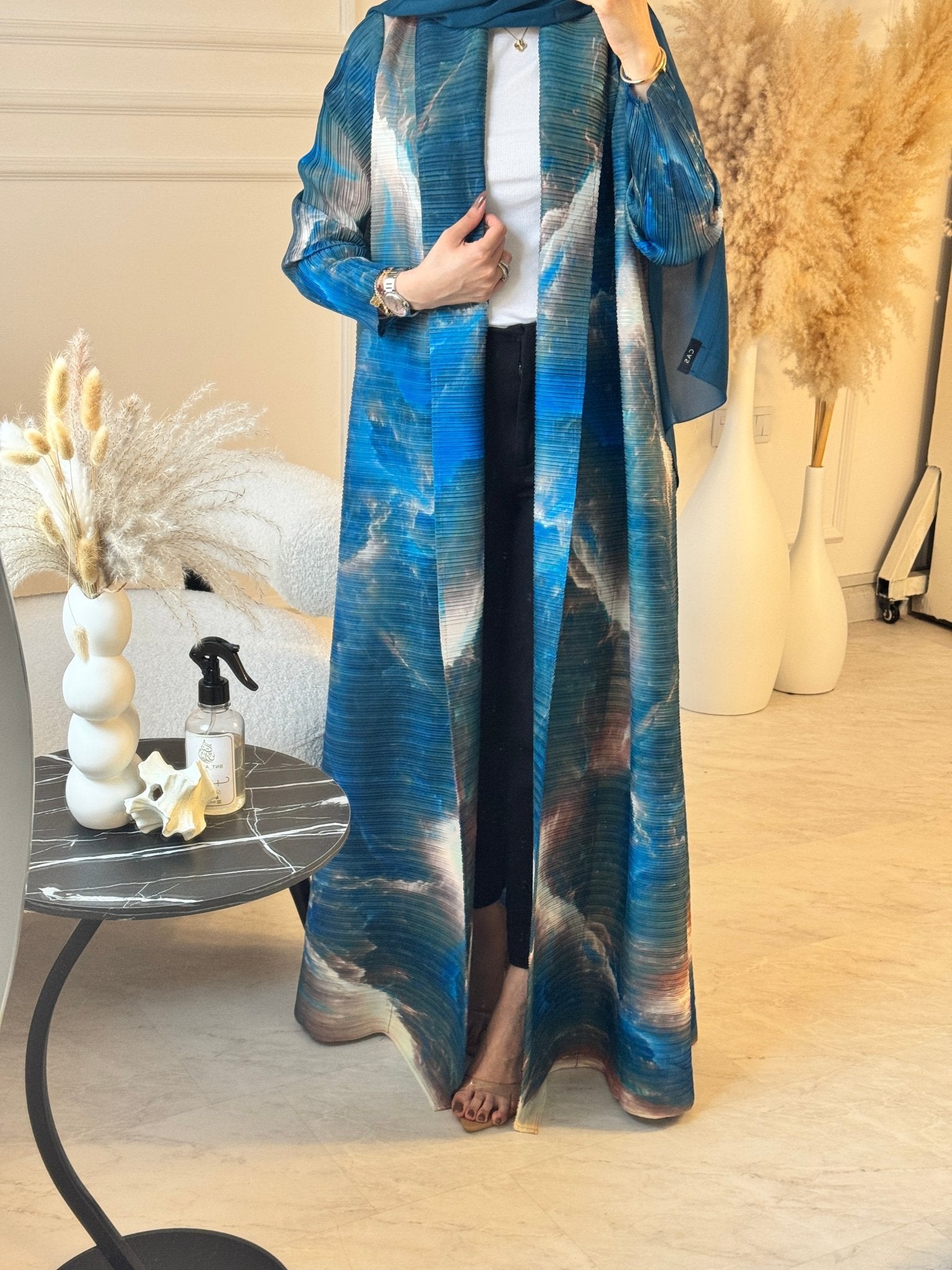 C RTW 07 Blue Sapphire Pleated Print Abaya