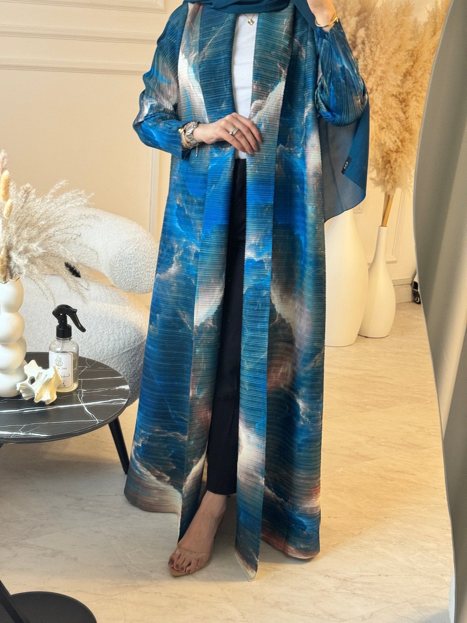 C RTW 07 Blue Sapphire Pleated Print Abaya