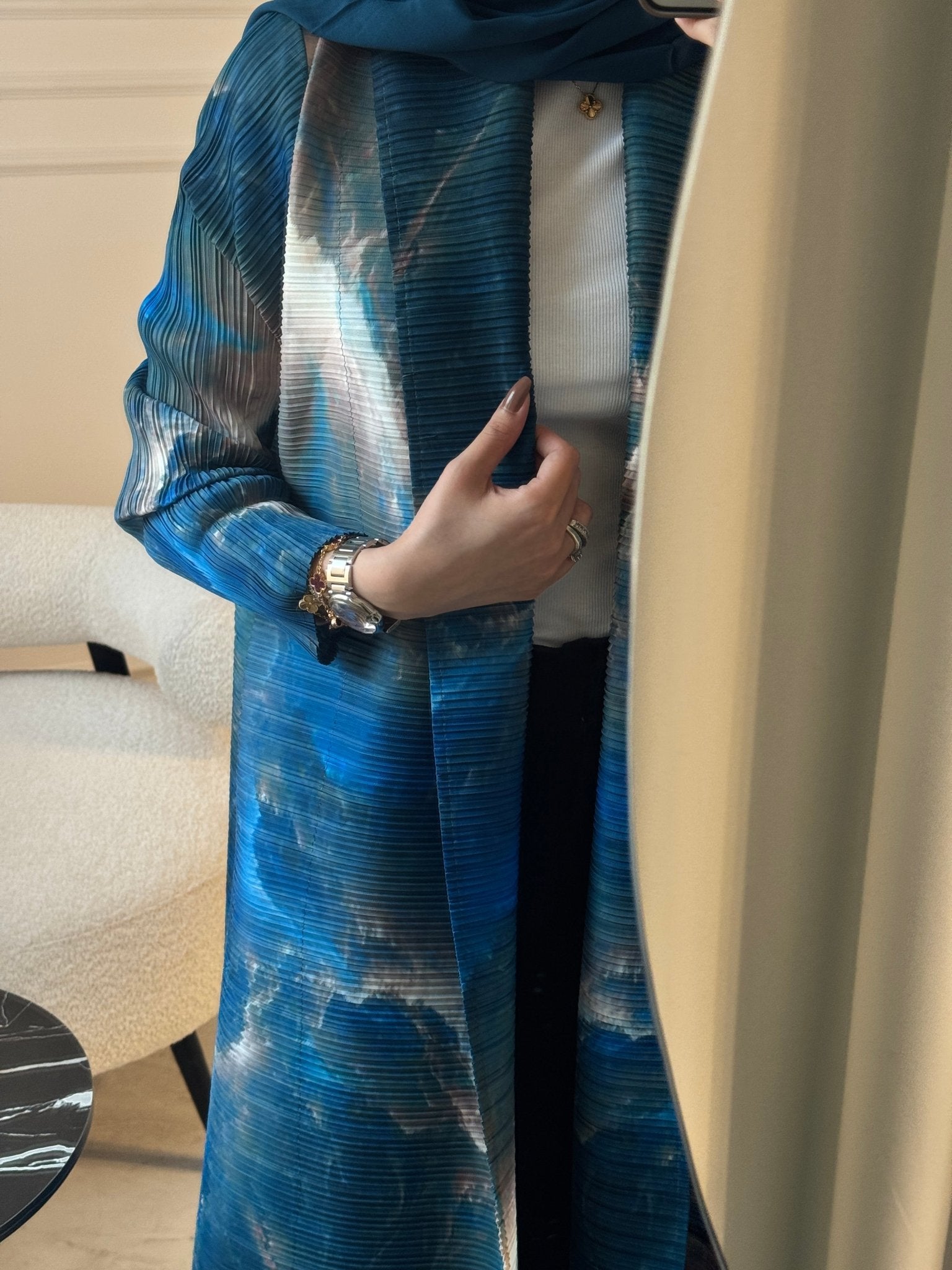C RTW 07 Blue Sapphire Pleated Print Abaya