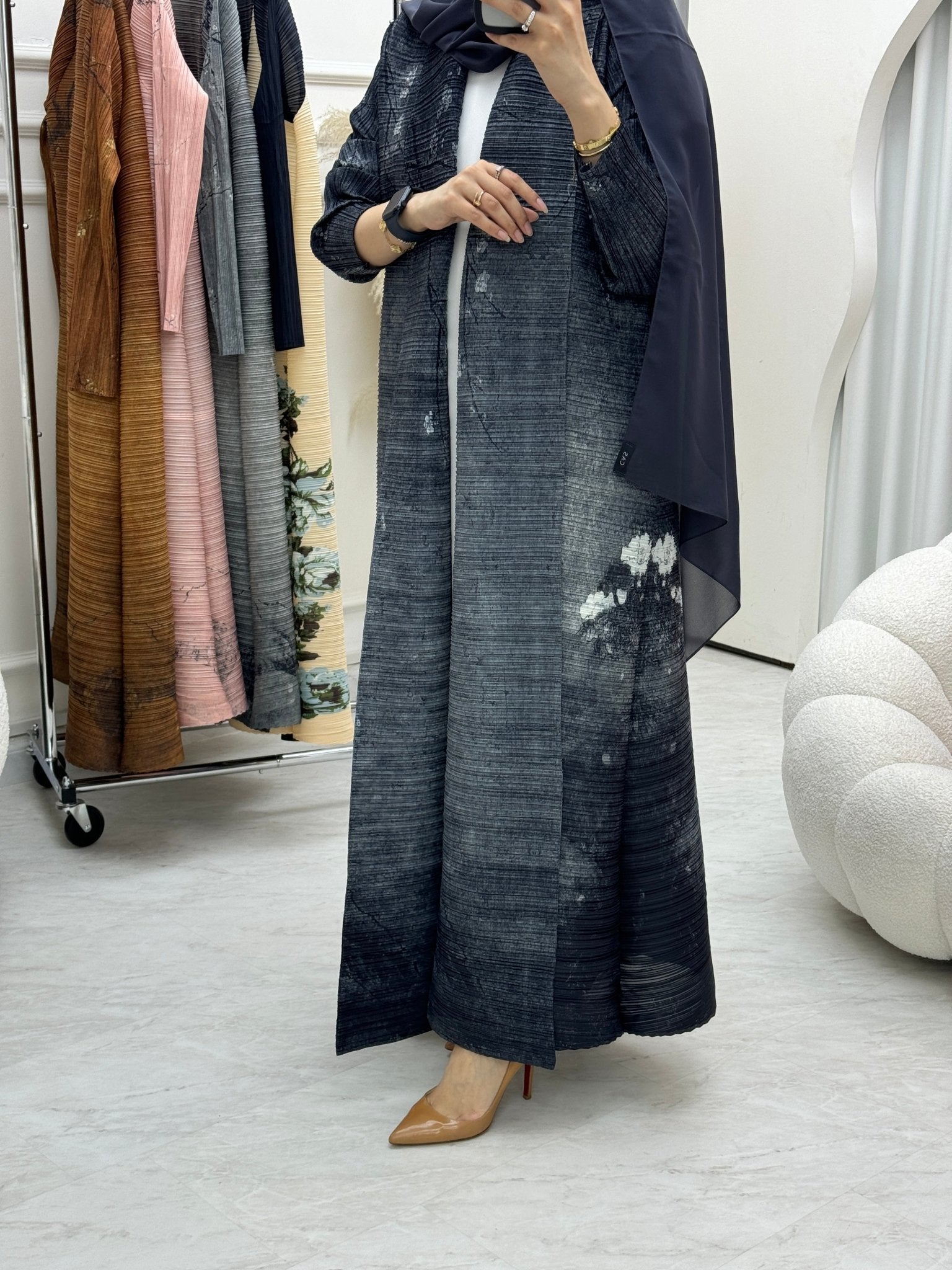 C RTW Dark Grey Pleated Print Abaya