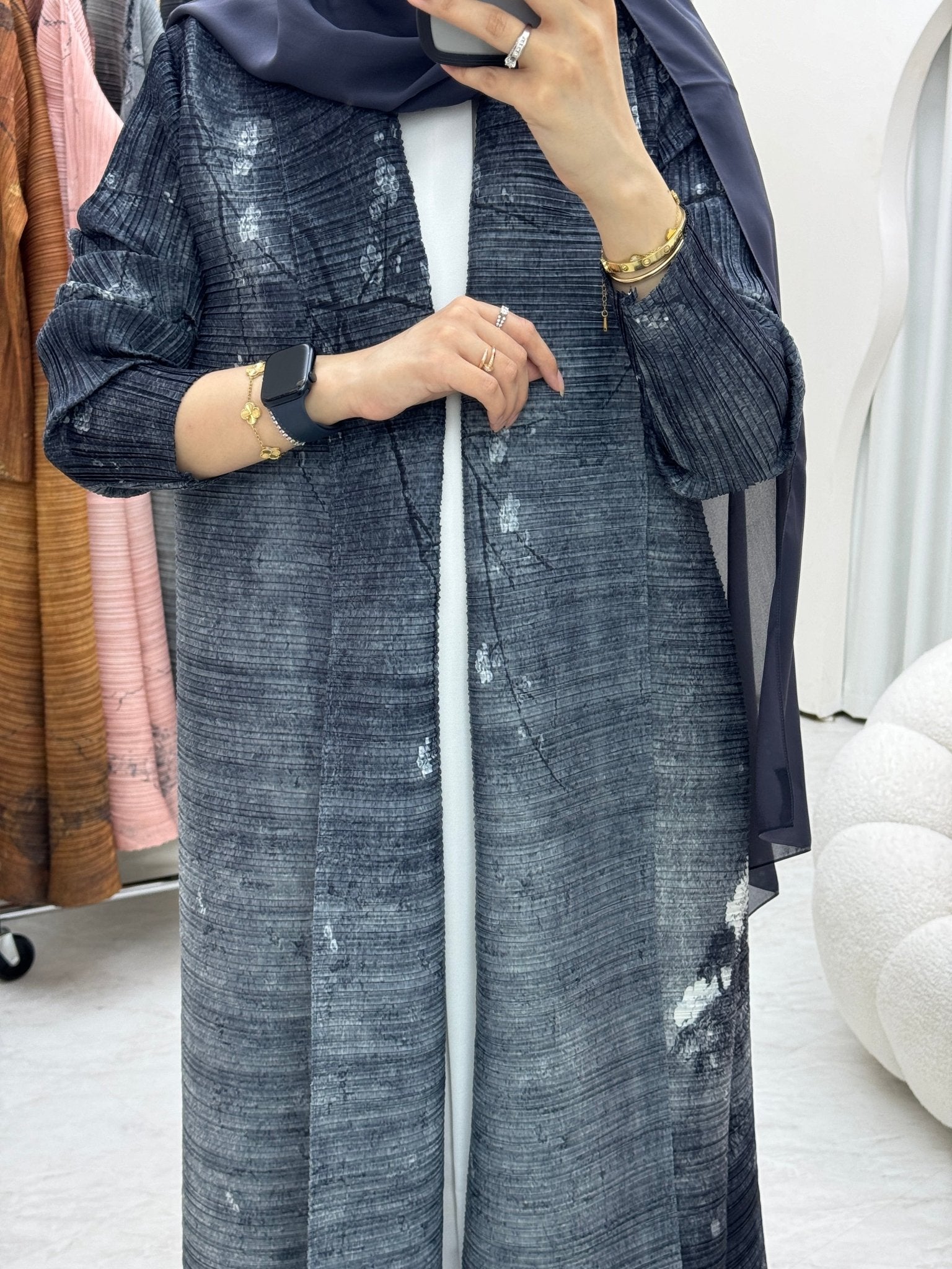 C RTW Dark Grey Pleated Print Abaya