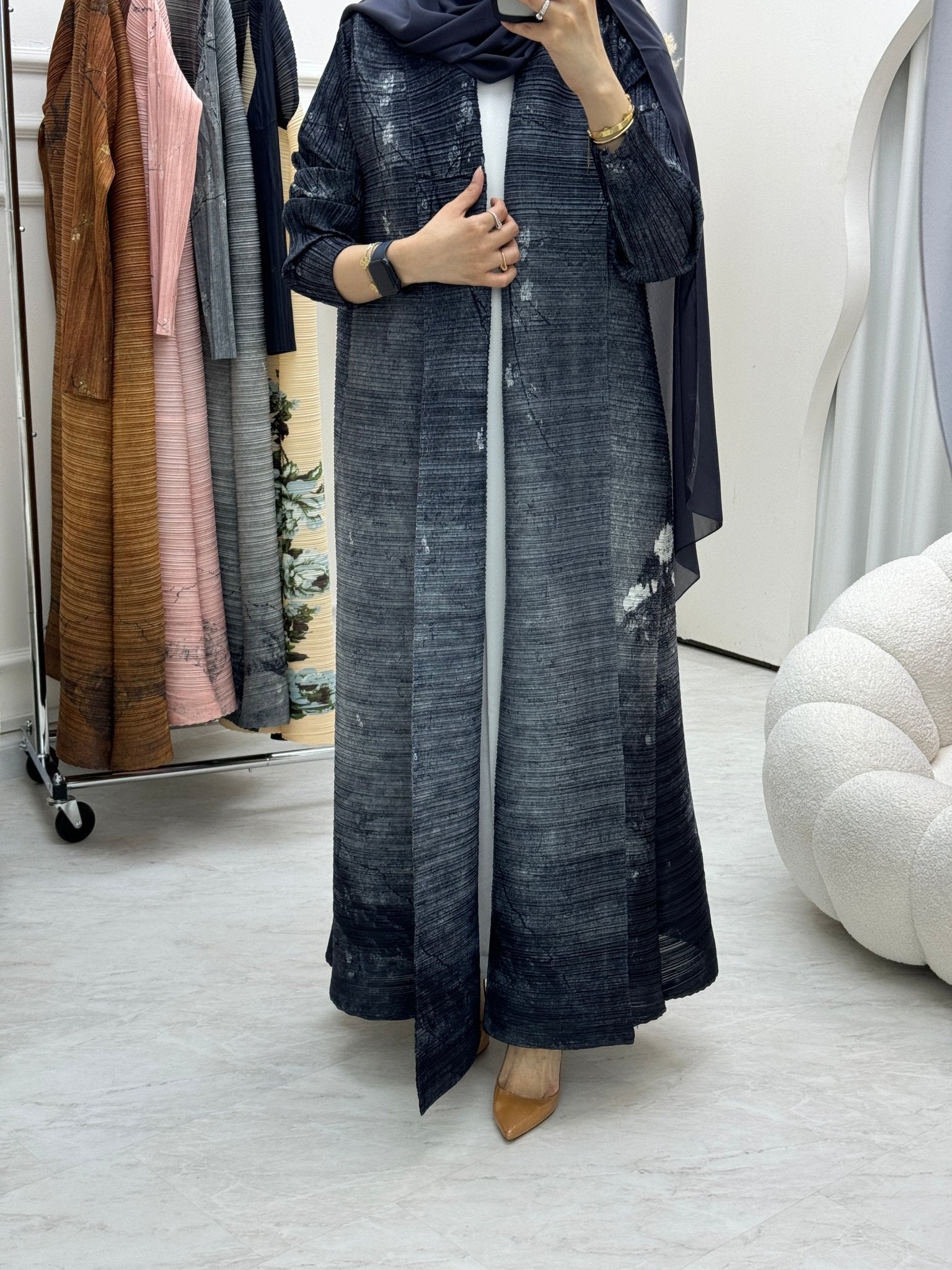C RTW Dark Grey Pleated Print Abaya