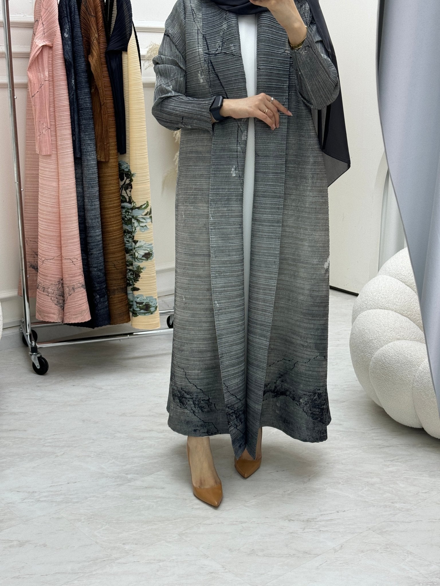 C RTW Grey Pleated Print Abaya