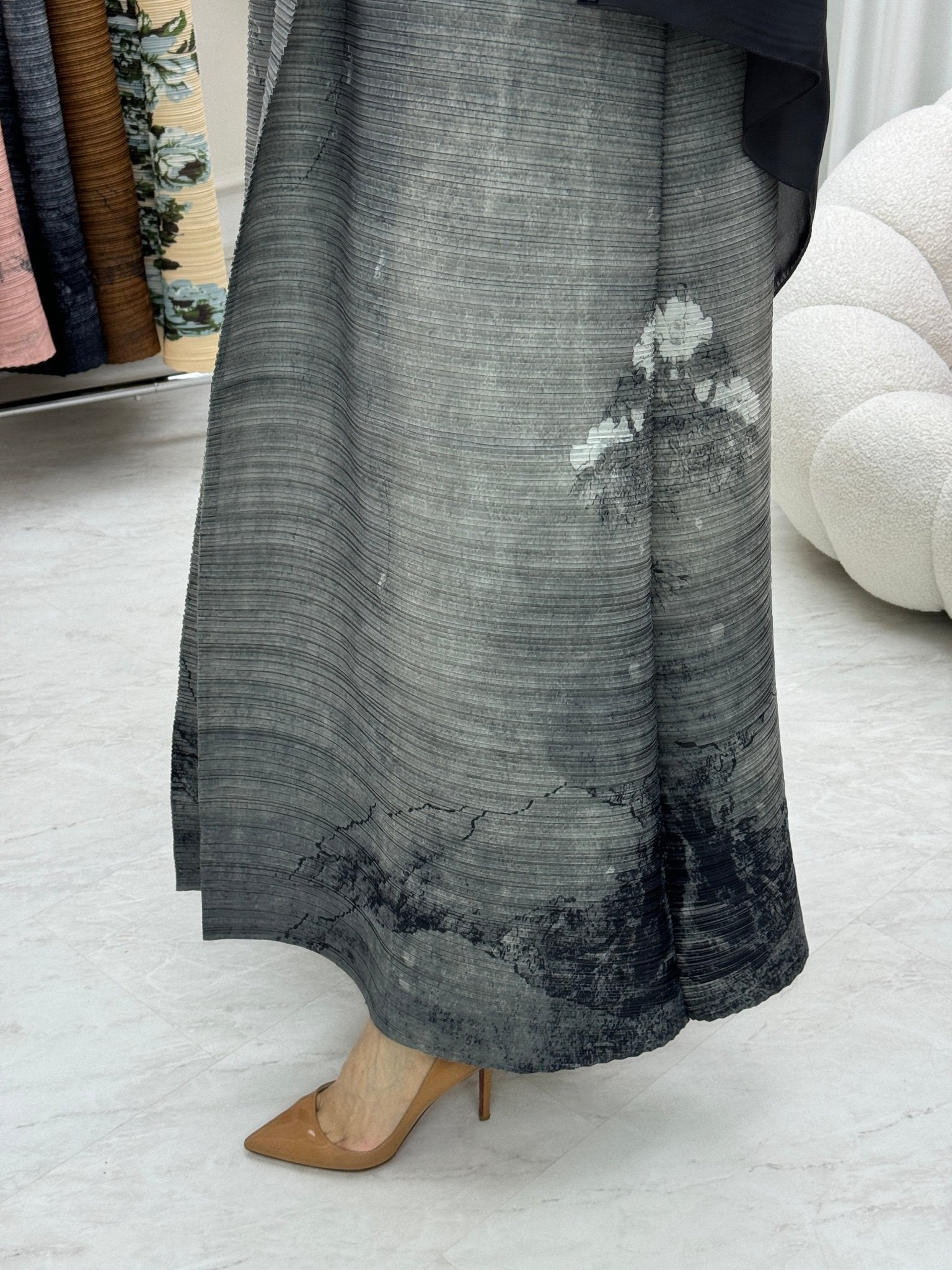 C RTW Grey Pleated Print Abaya