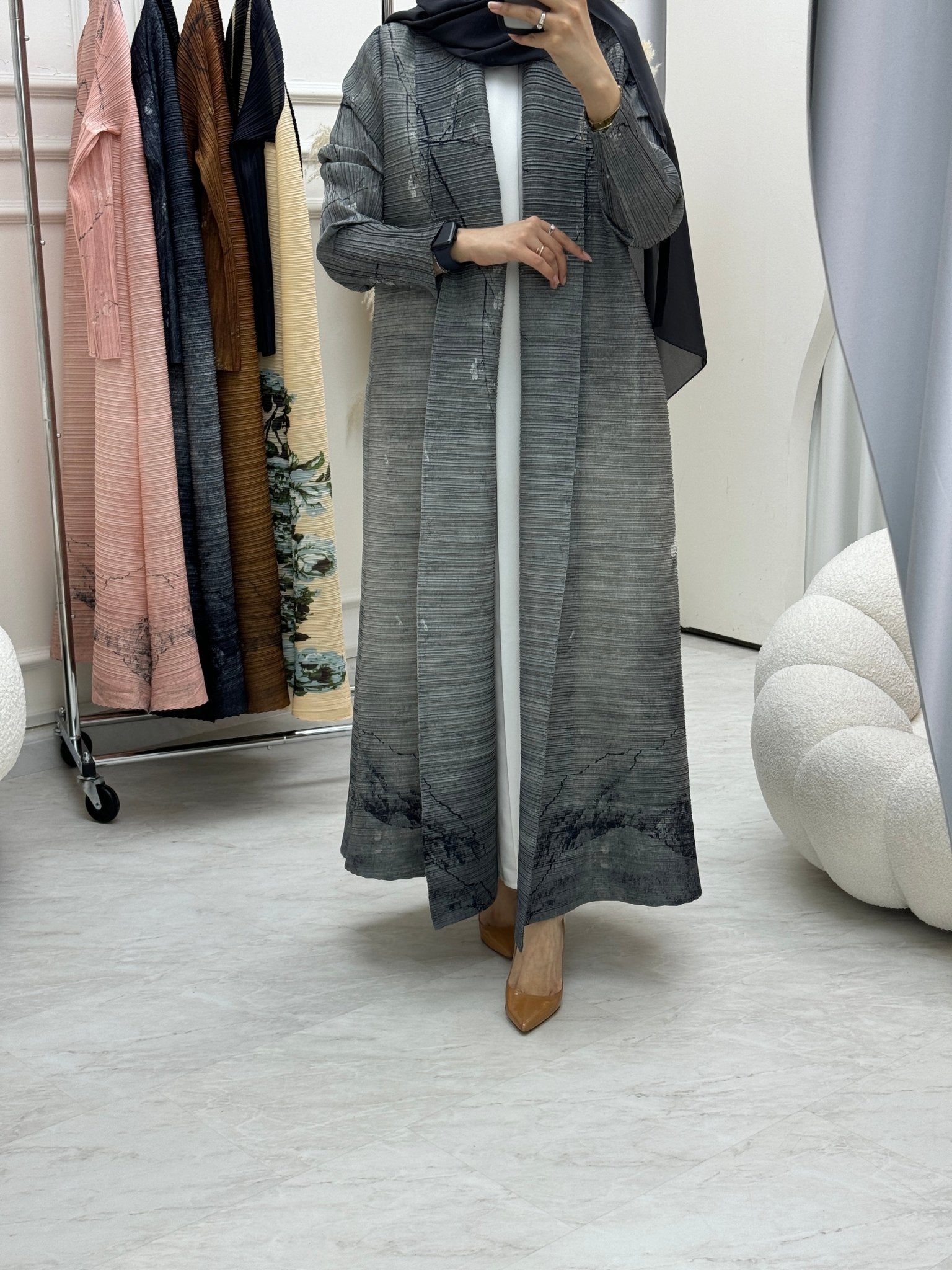 C RTW Grey Pleated Print Abaya
