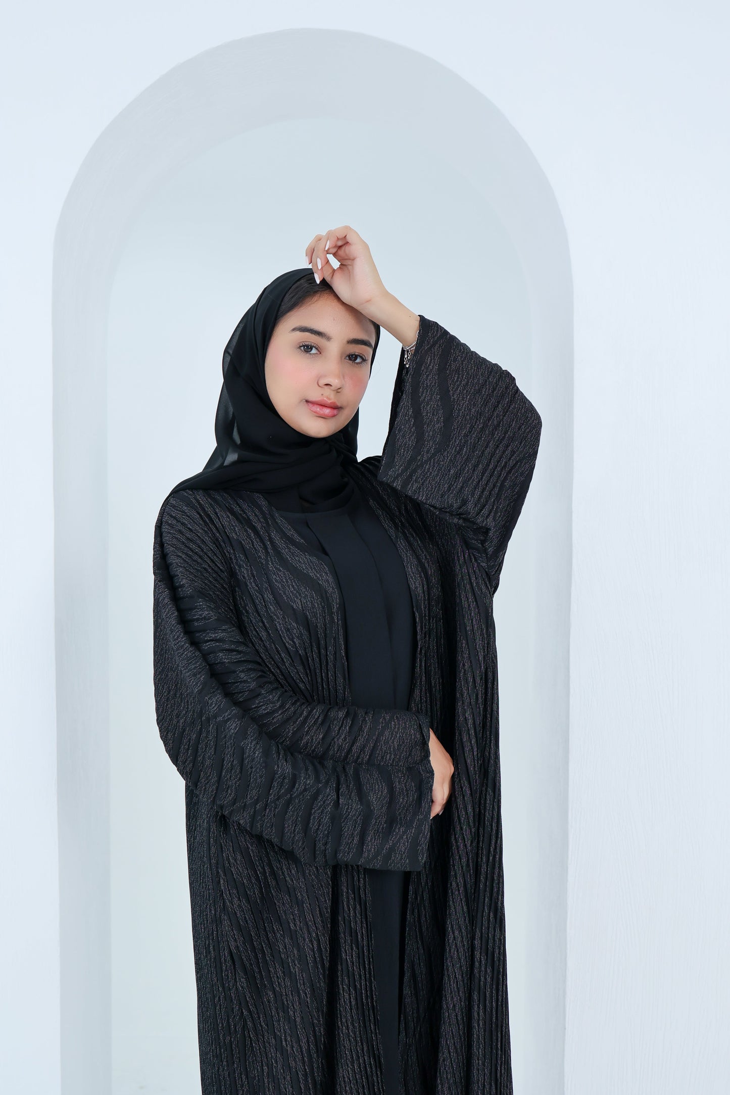 C-RTW-2x2-Pleated-Black-Abaya-03