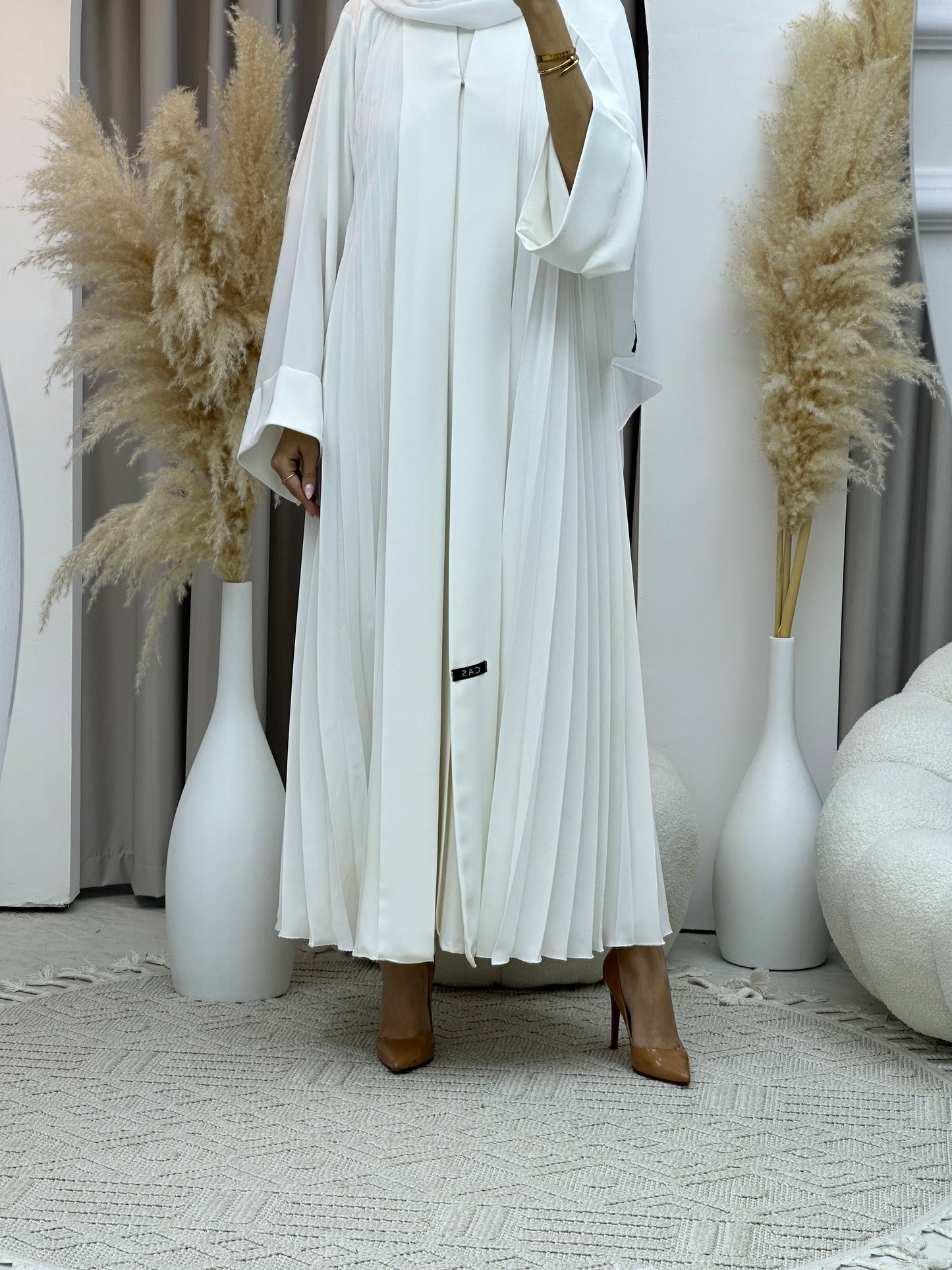 C RTW Plain White Pleated Abaya Set