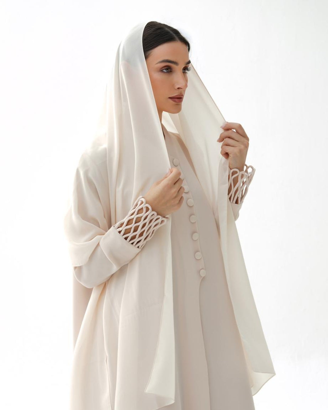 أضف عنوانًا أو شعارًا