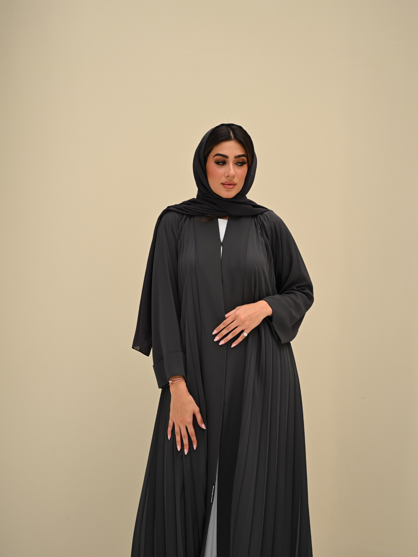 C 0421 Grey Pleated Abaya