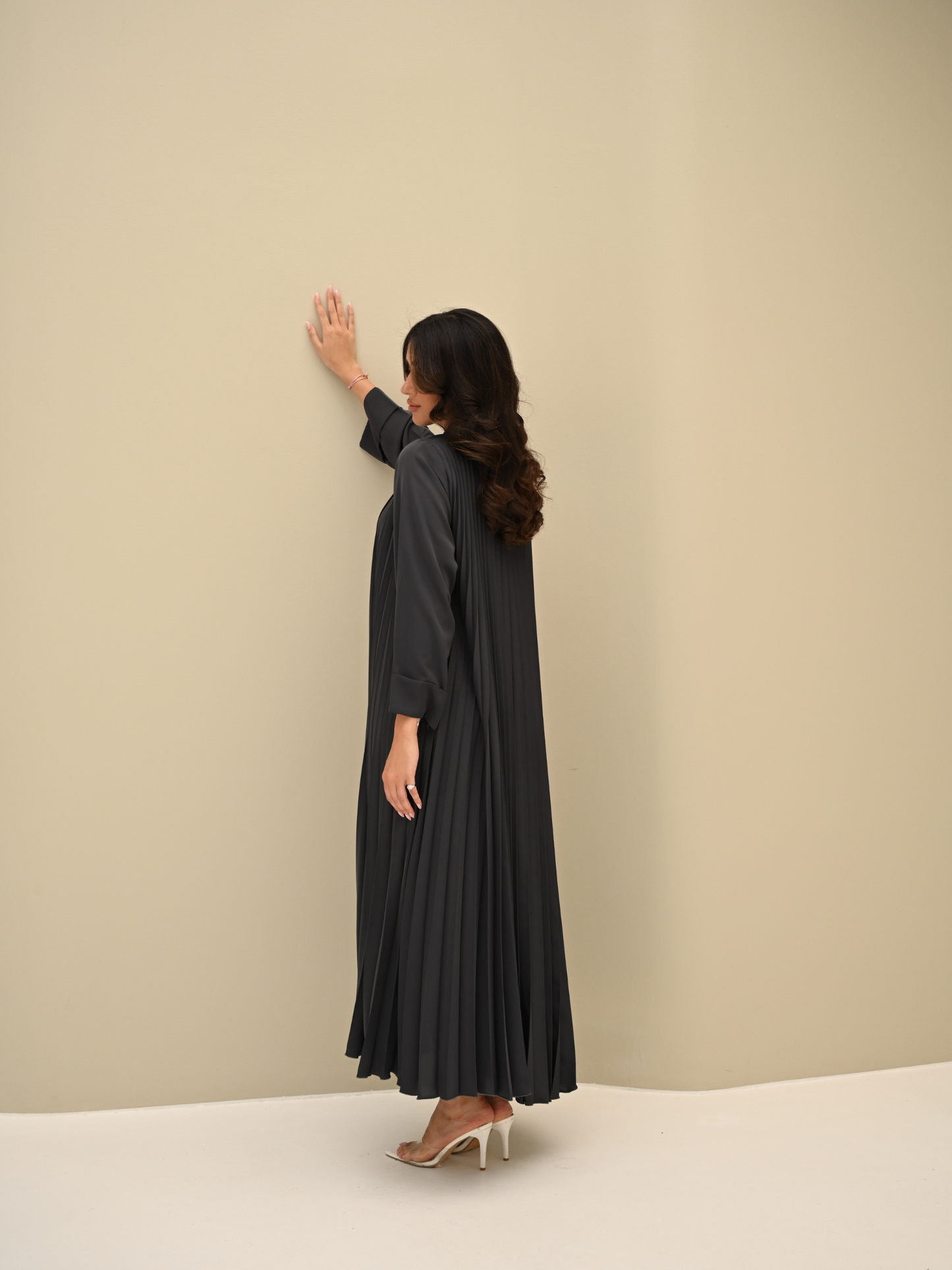 C 0421 Grey Pleated Abaya