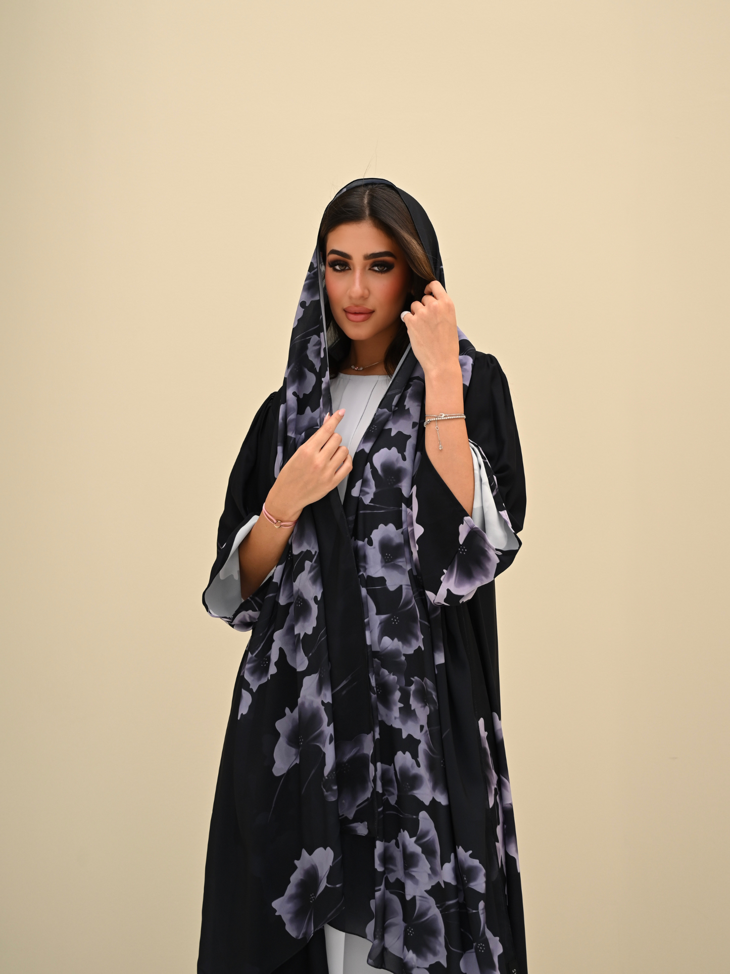 C 0425 Black Grey Printed Abaya