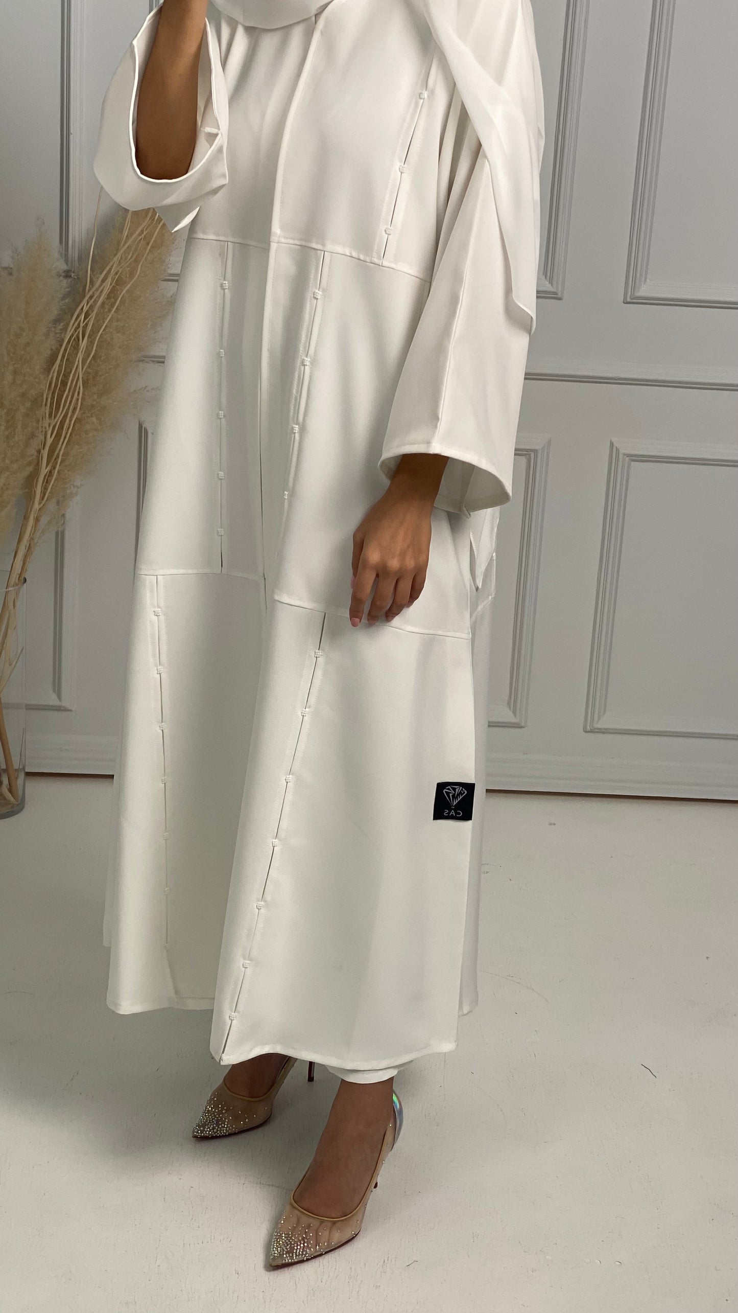 C RTW White Crepe Pleat Abaya Set