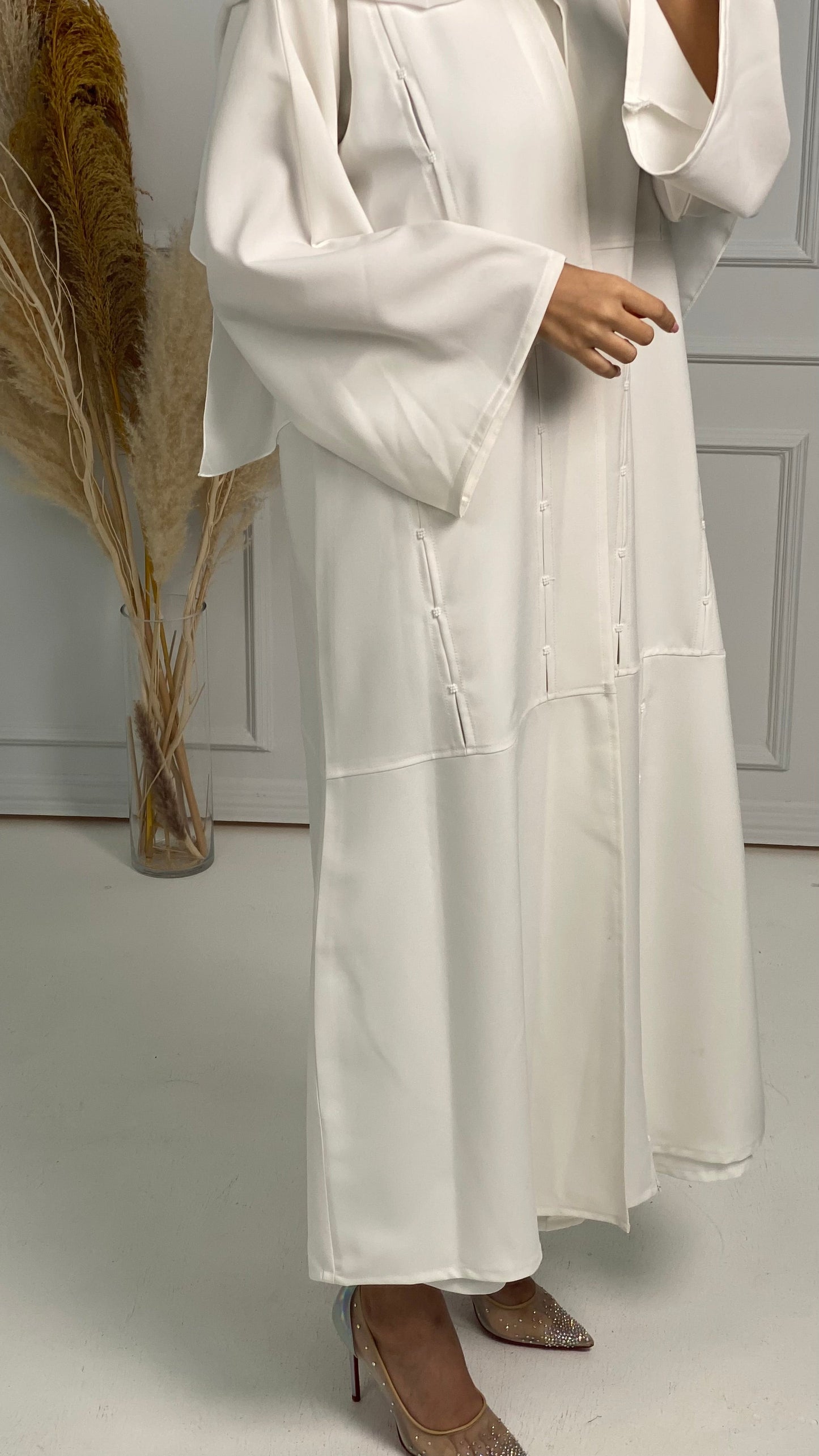 C RTW White Crepe Pleat Abaya Set