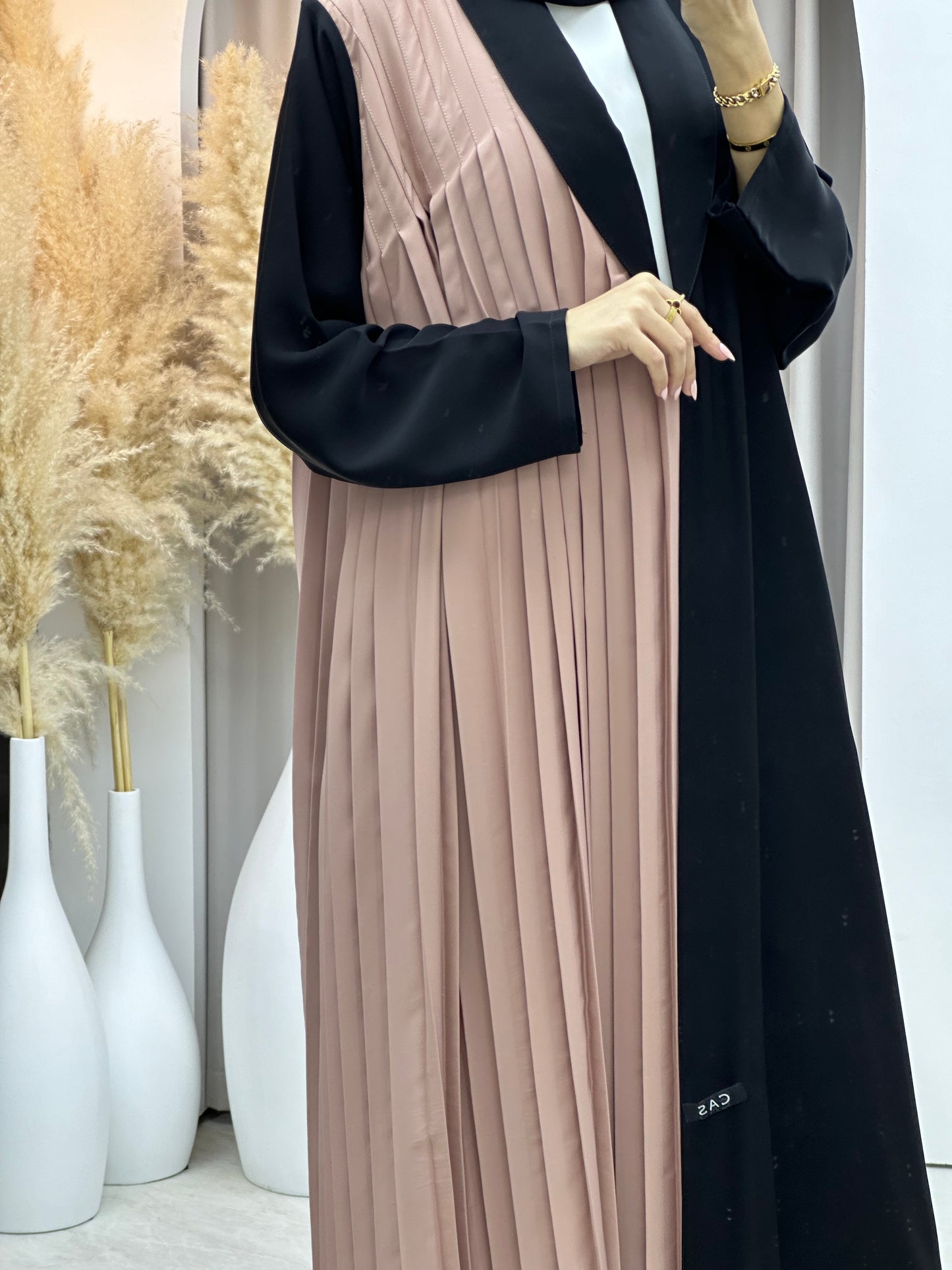 C RTW 0072 Beige Black Pleated Abaya