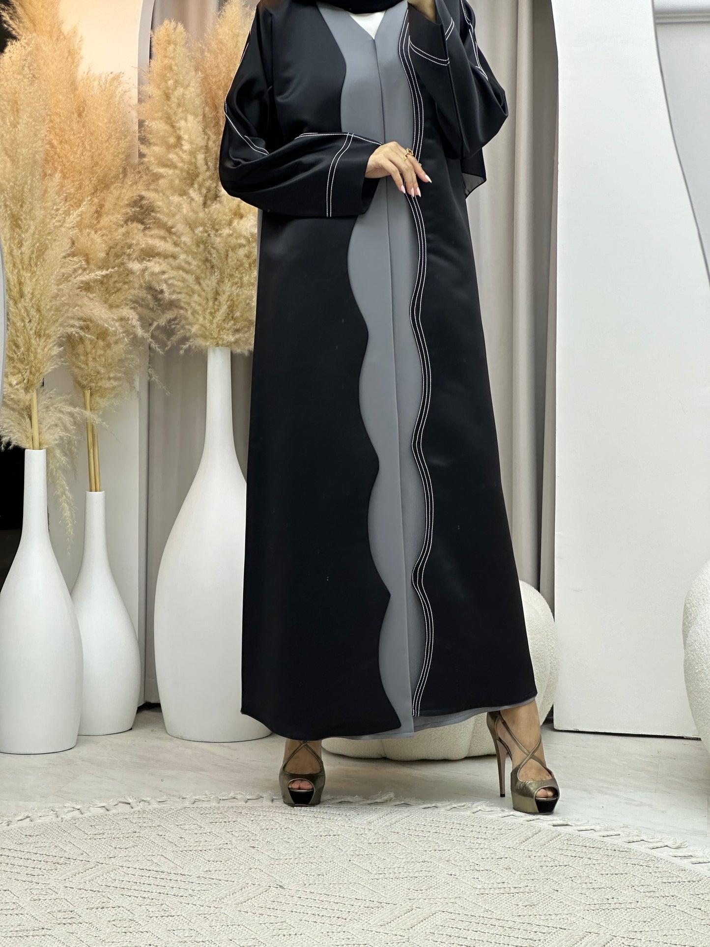 C 0067-01 Black Grey Abaya