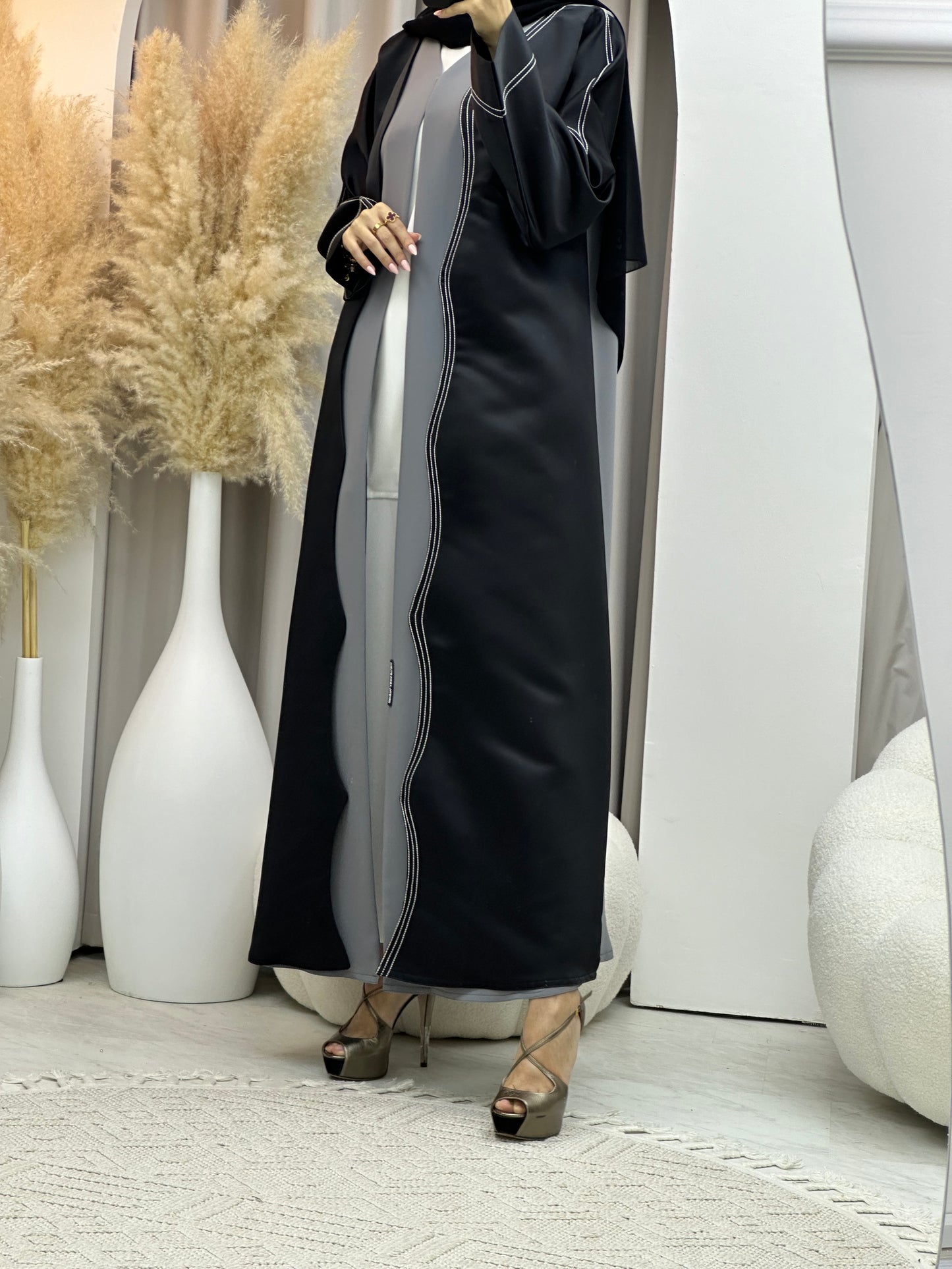 C 0067-01 Black Grey Abaya