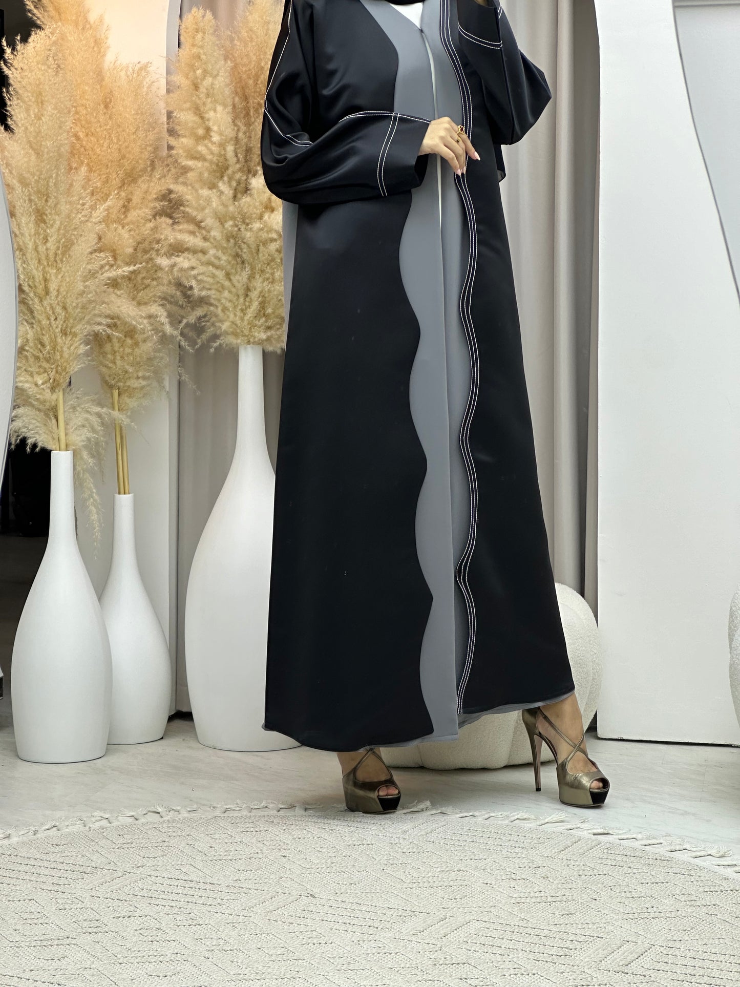 C 0067-01 Black Grey Abaya