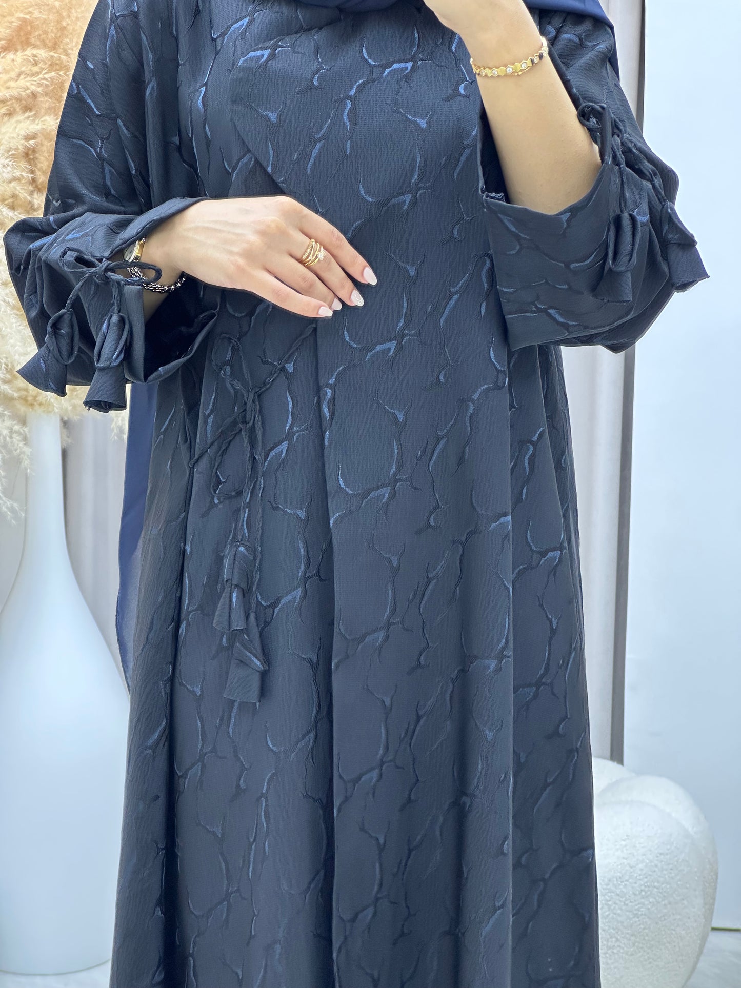 C 0480 Blue Tieknot Abaya