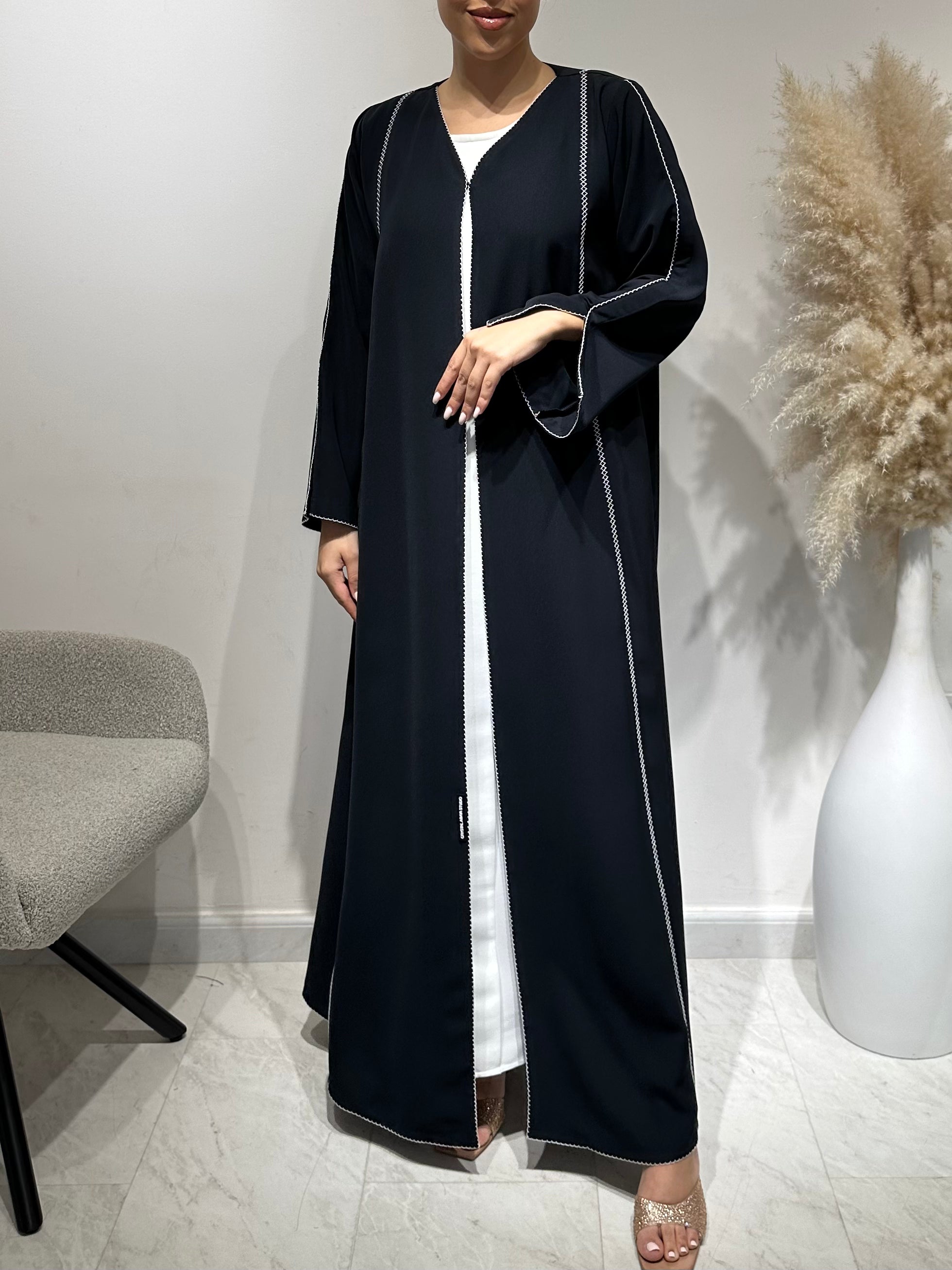 C 1646 Dark Navy Embroidered Abaya