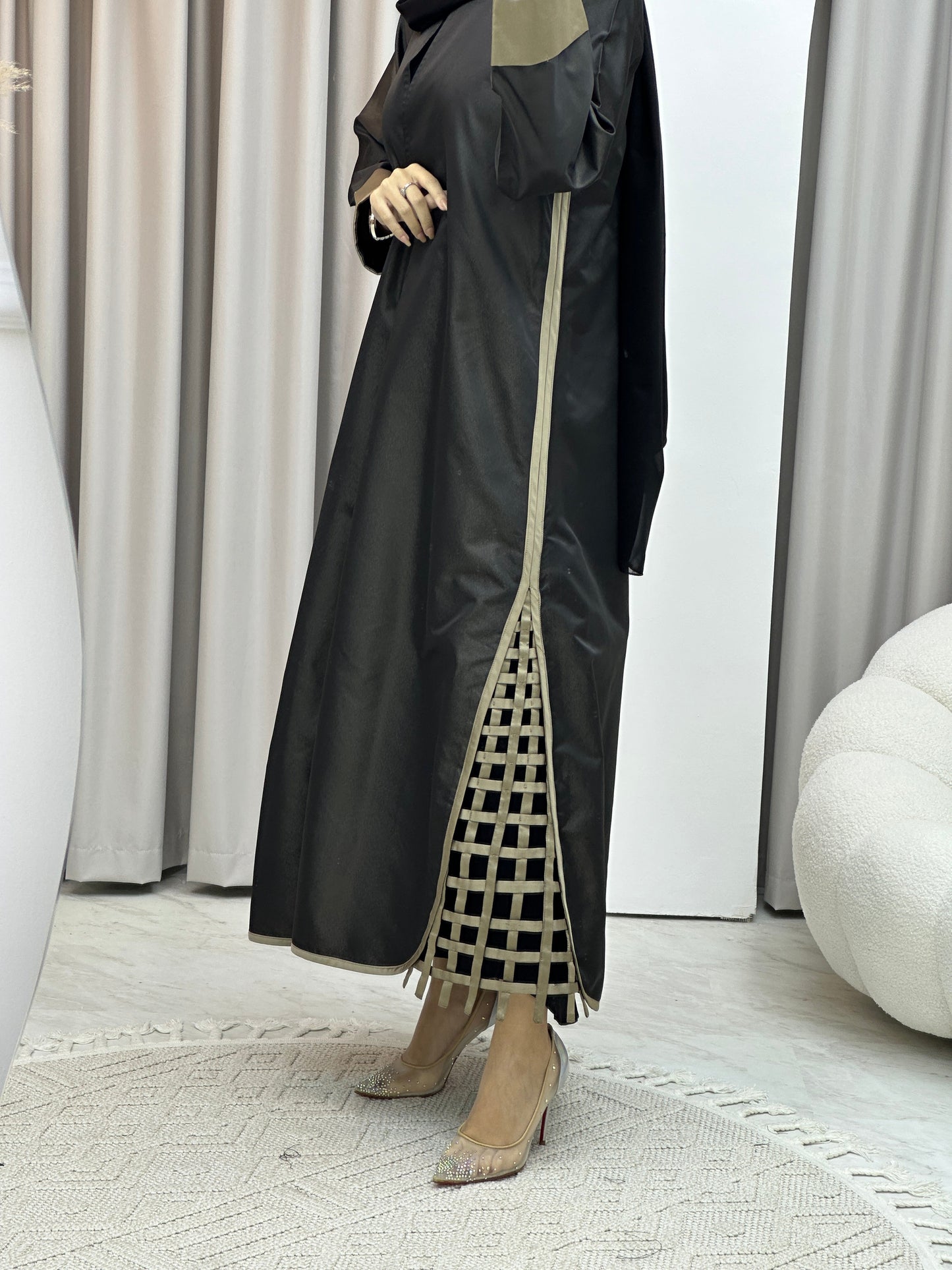 C RTW Black Beige Mesh Panel Abaya Set