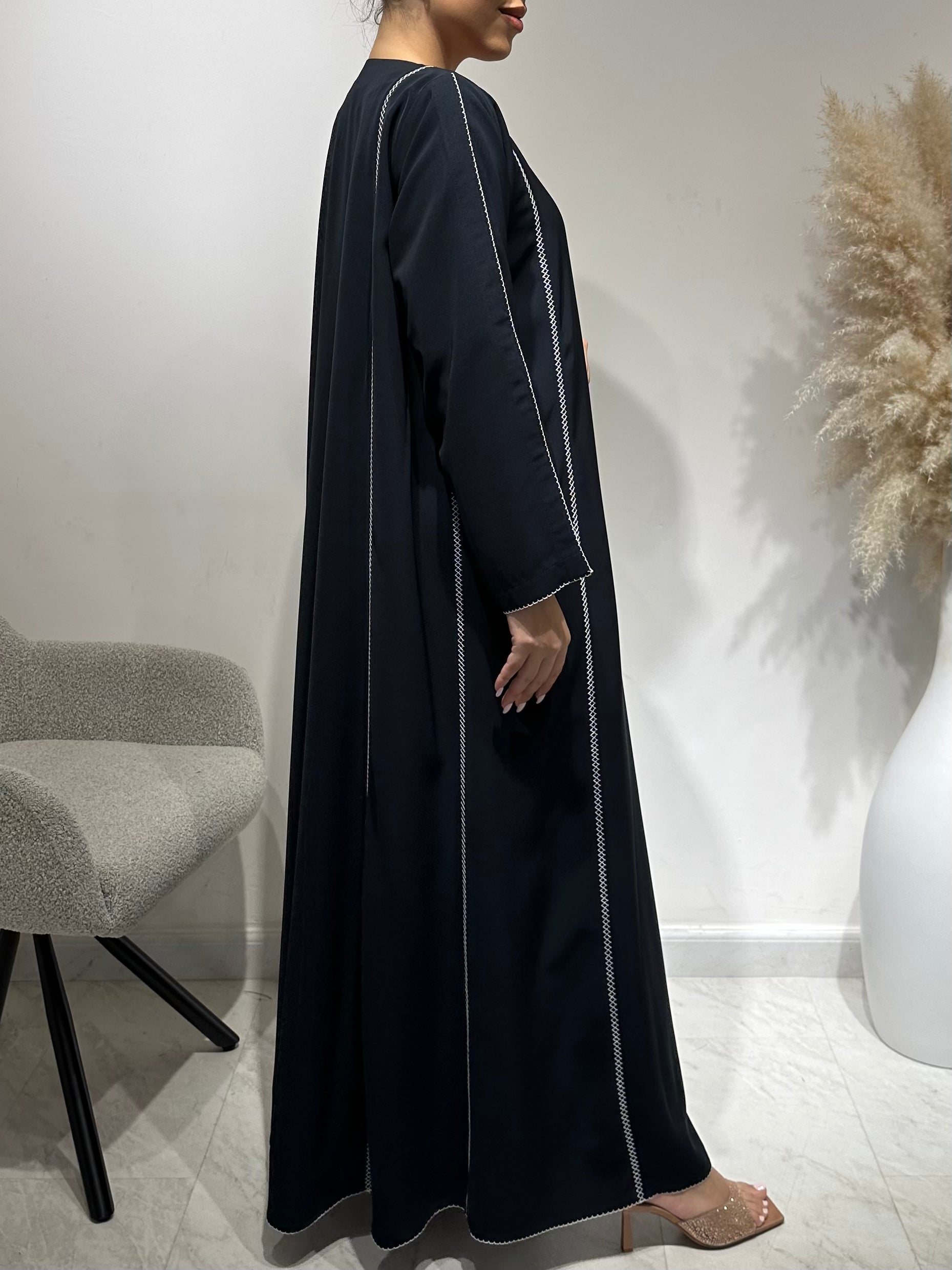 C 1646 Dark Navy Embroidered Abaya