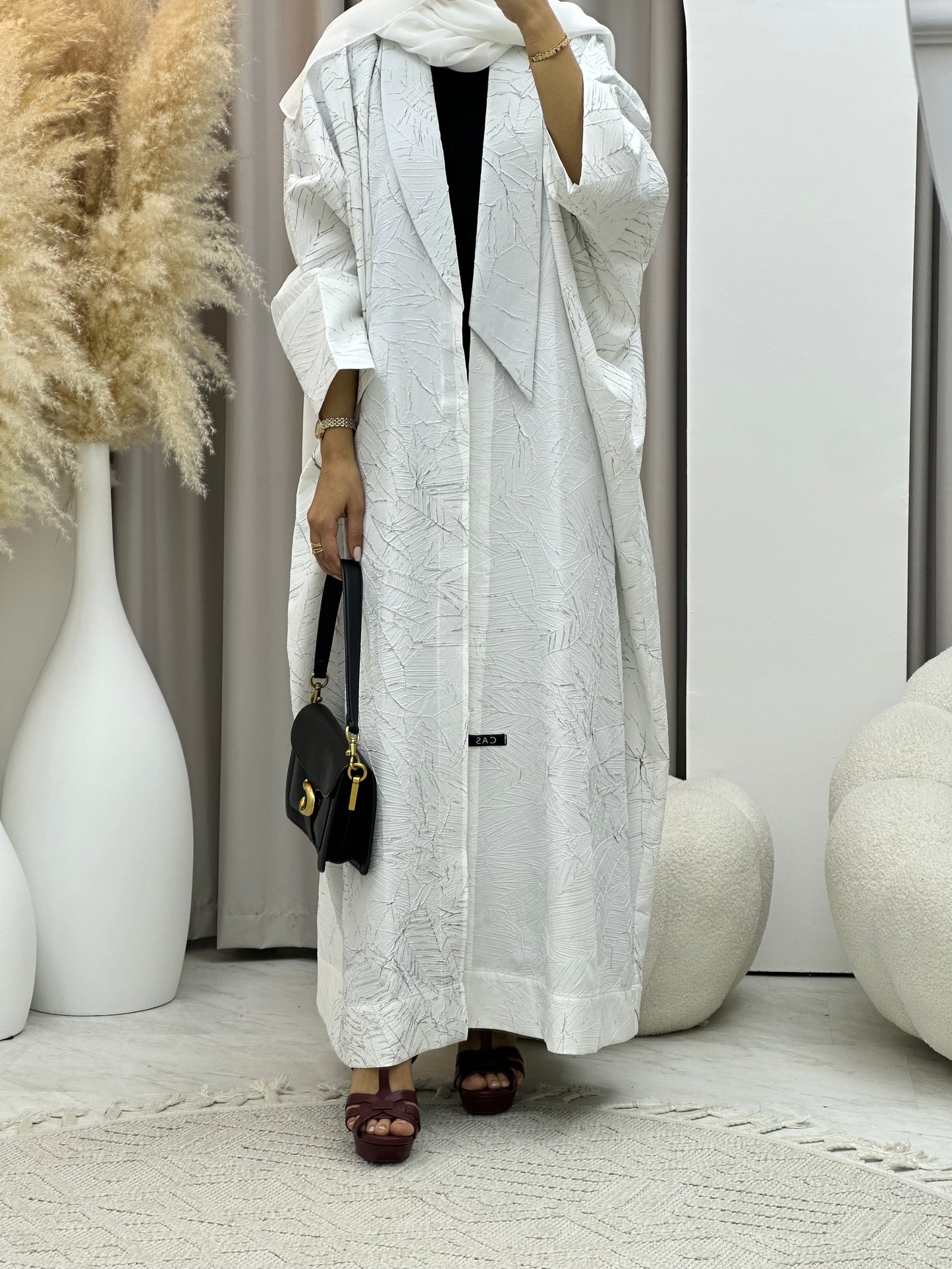 C 0427 White Bisht Abaya