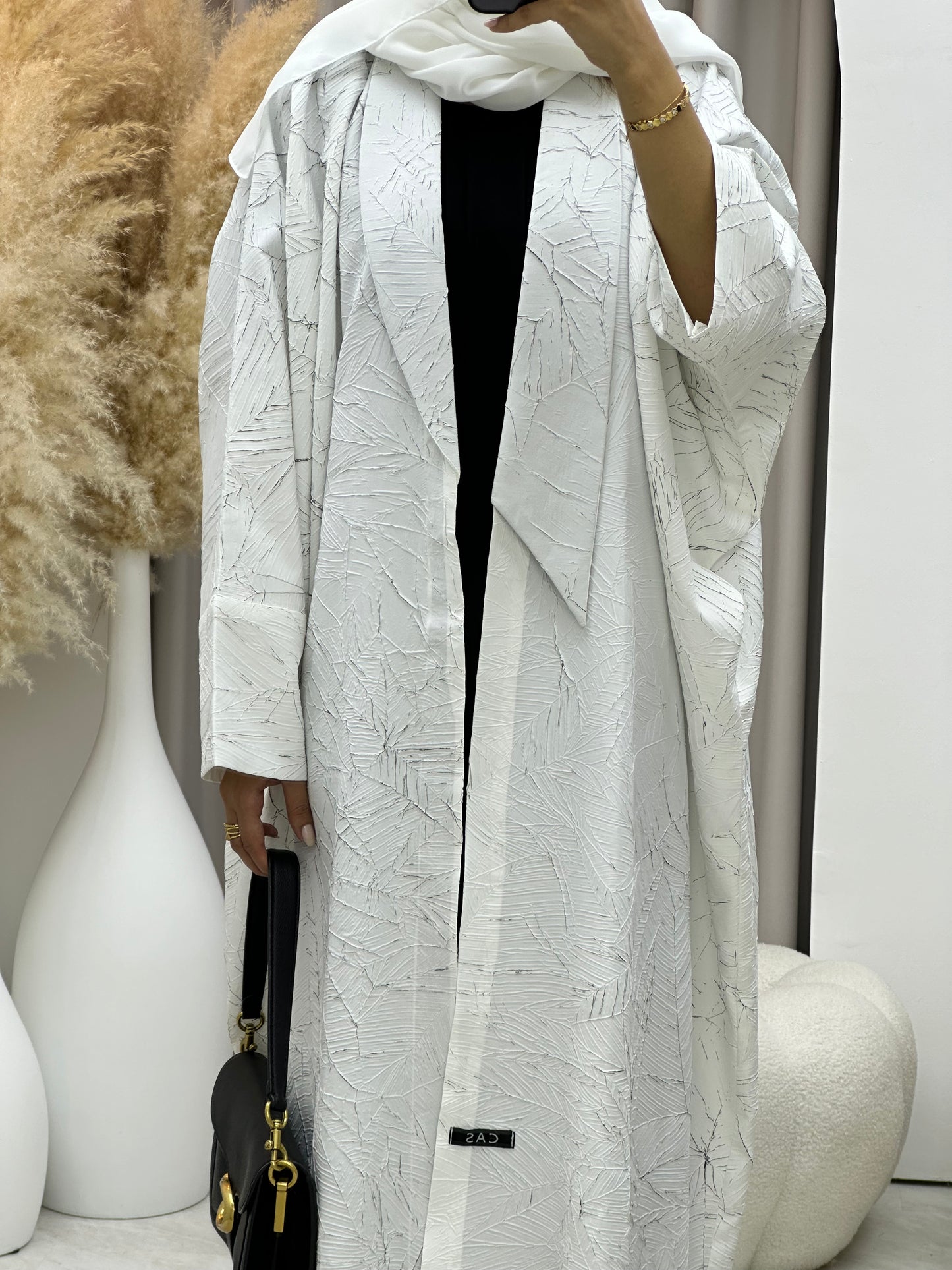 C 0427 White Bisht Abaya