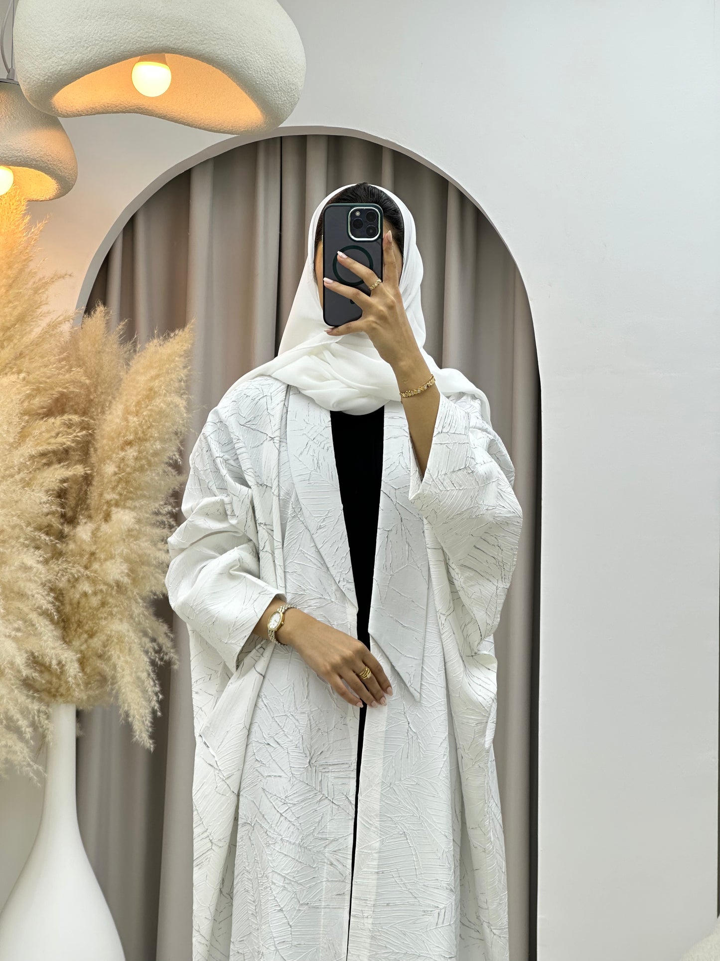 C 0427 White Bisht Abaya