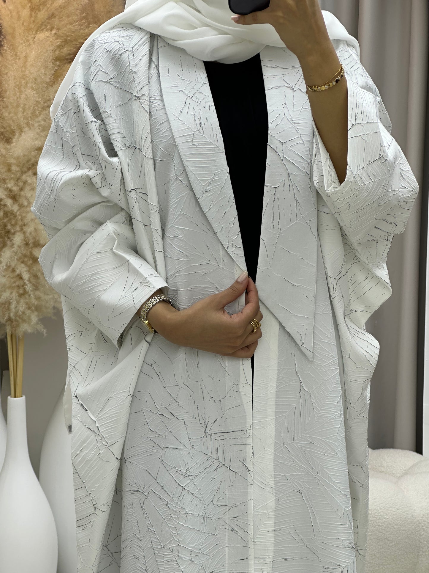 C 0427 White Bisht Abaya