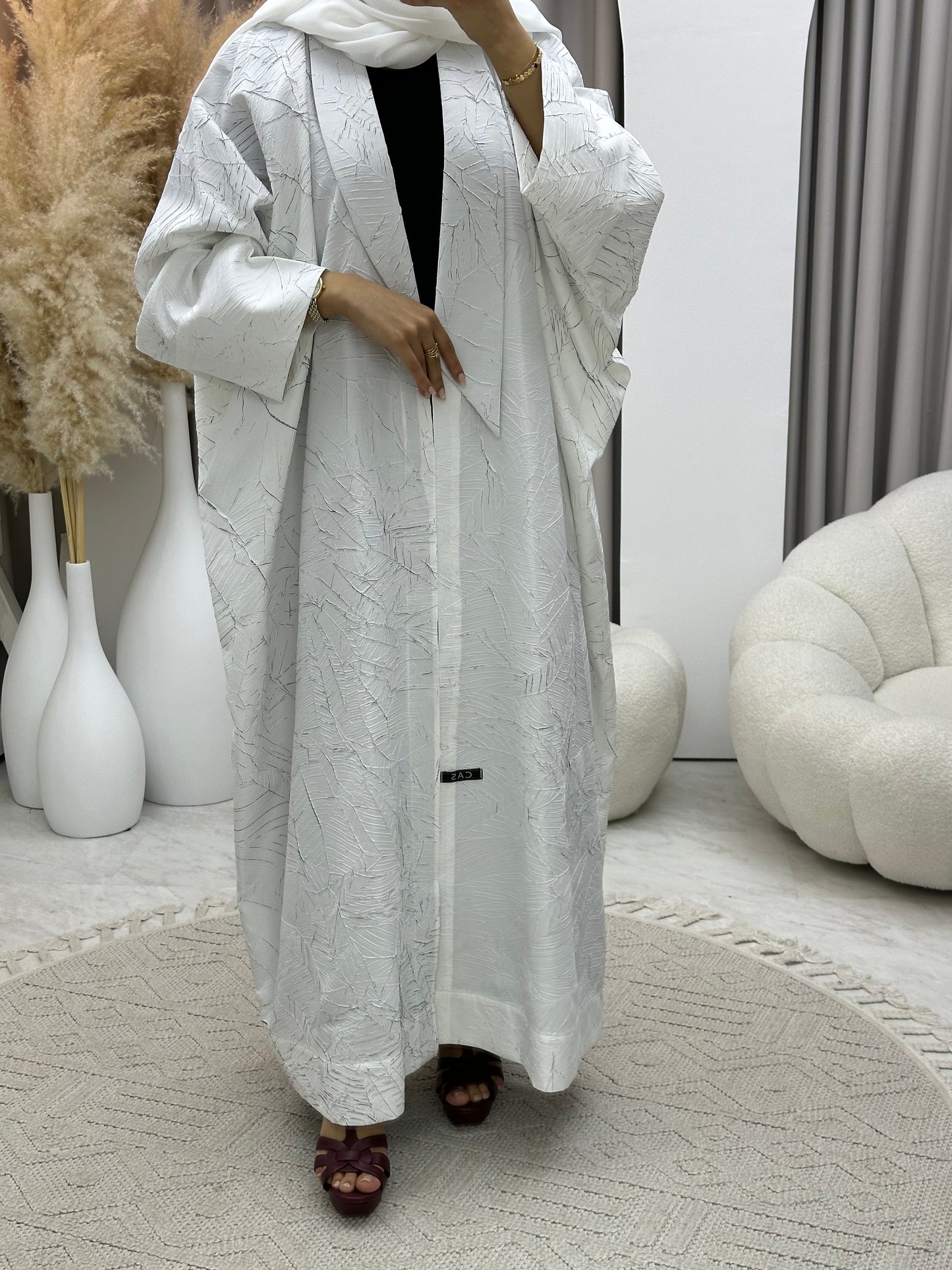 C 0427 White Bisht Abaya