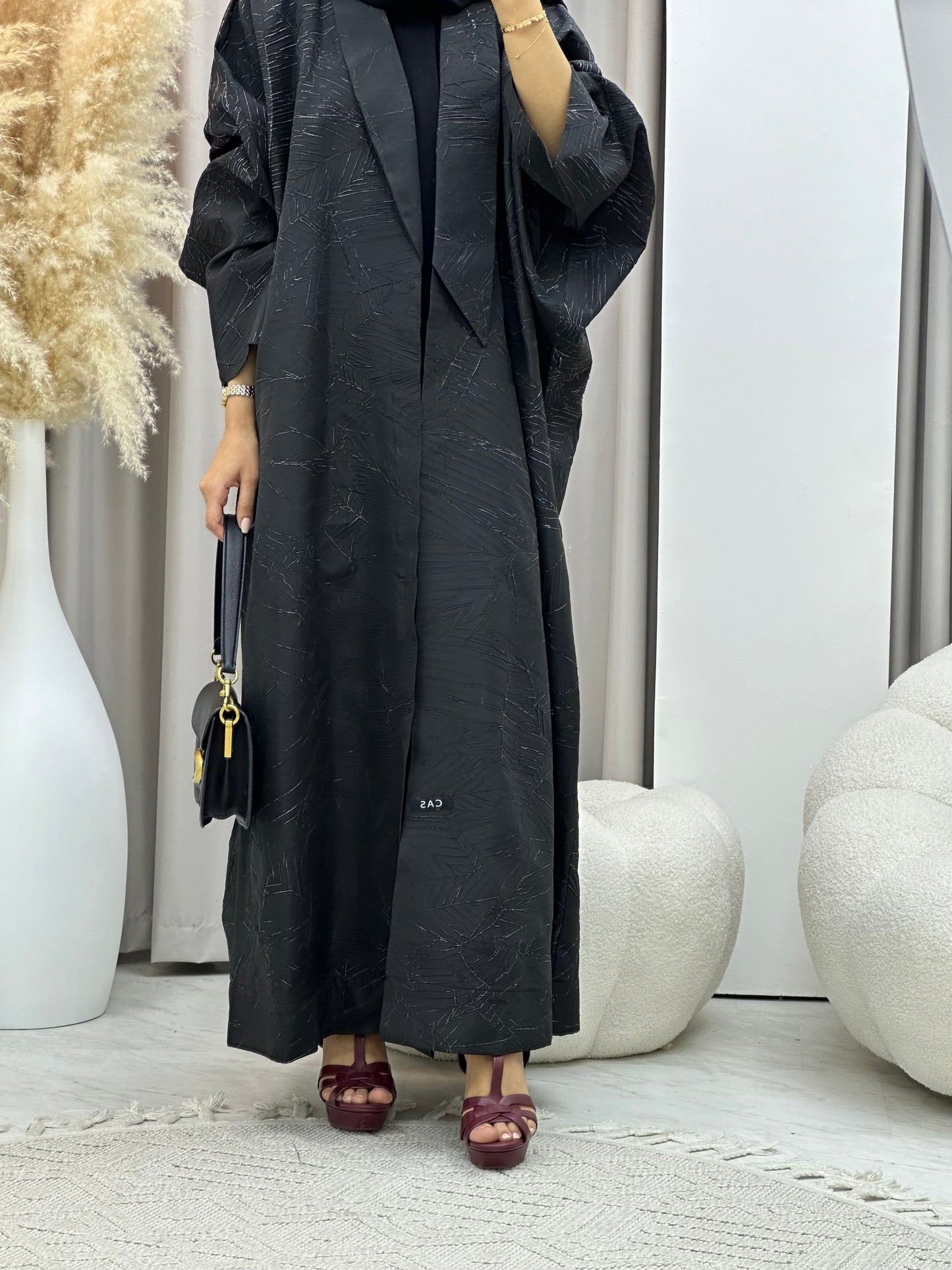 C 0427 Black White Bisht Abaya