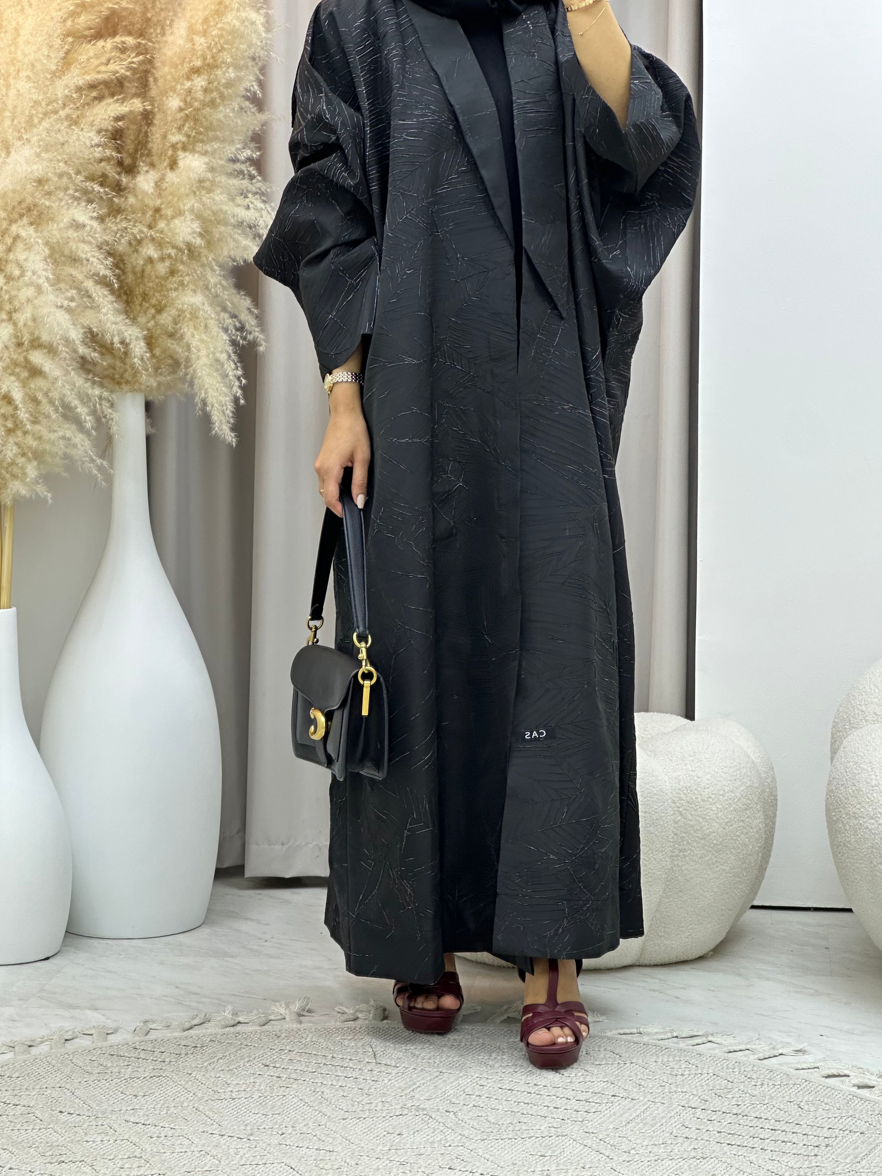 C RTW 0427 Black White Bisht Abaya