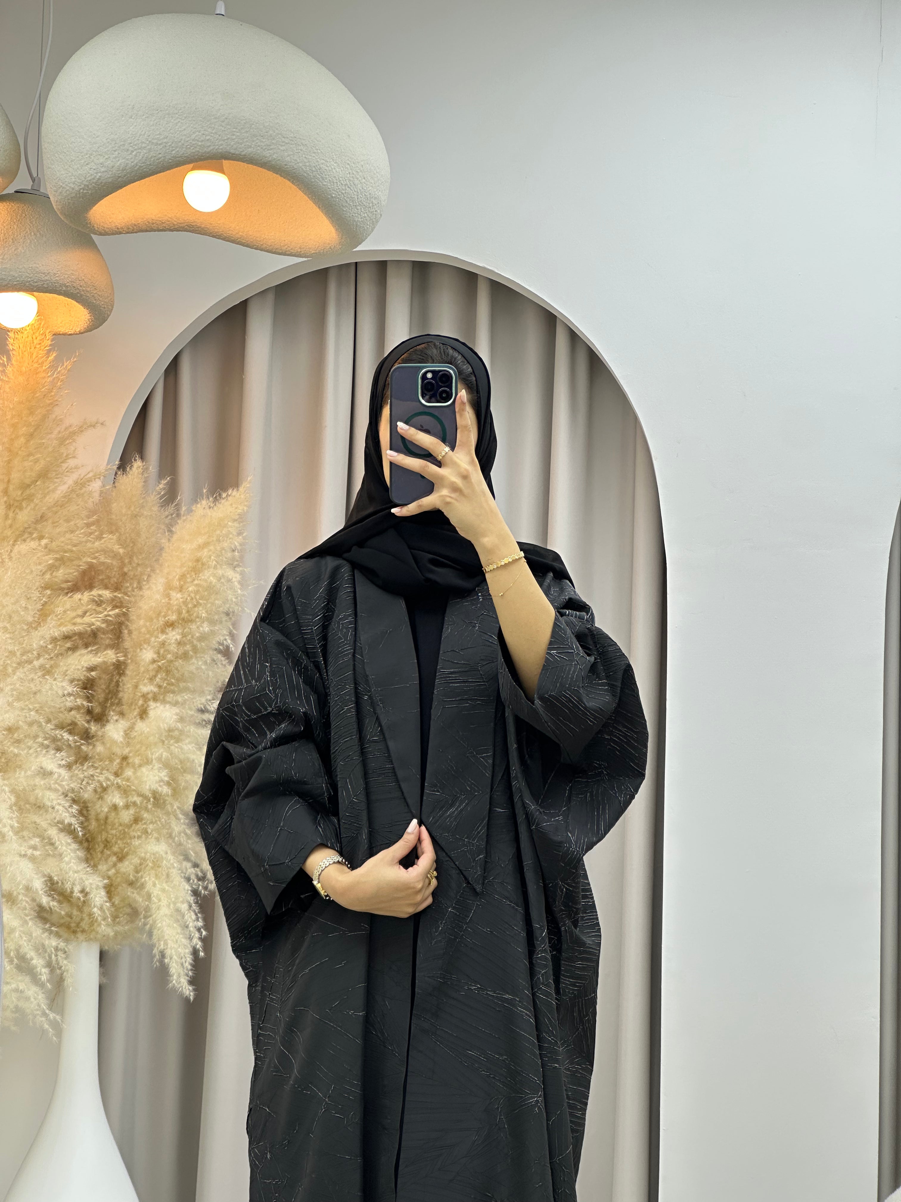 C RTW 0427 Black White Bisht Abaya