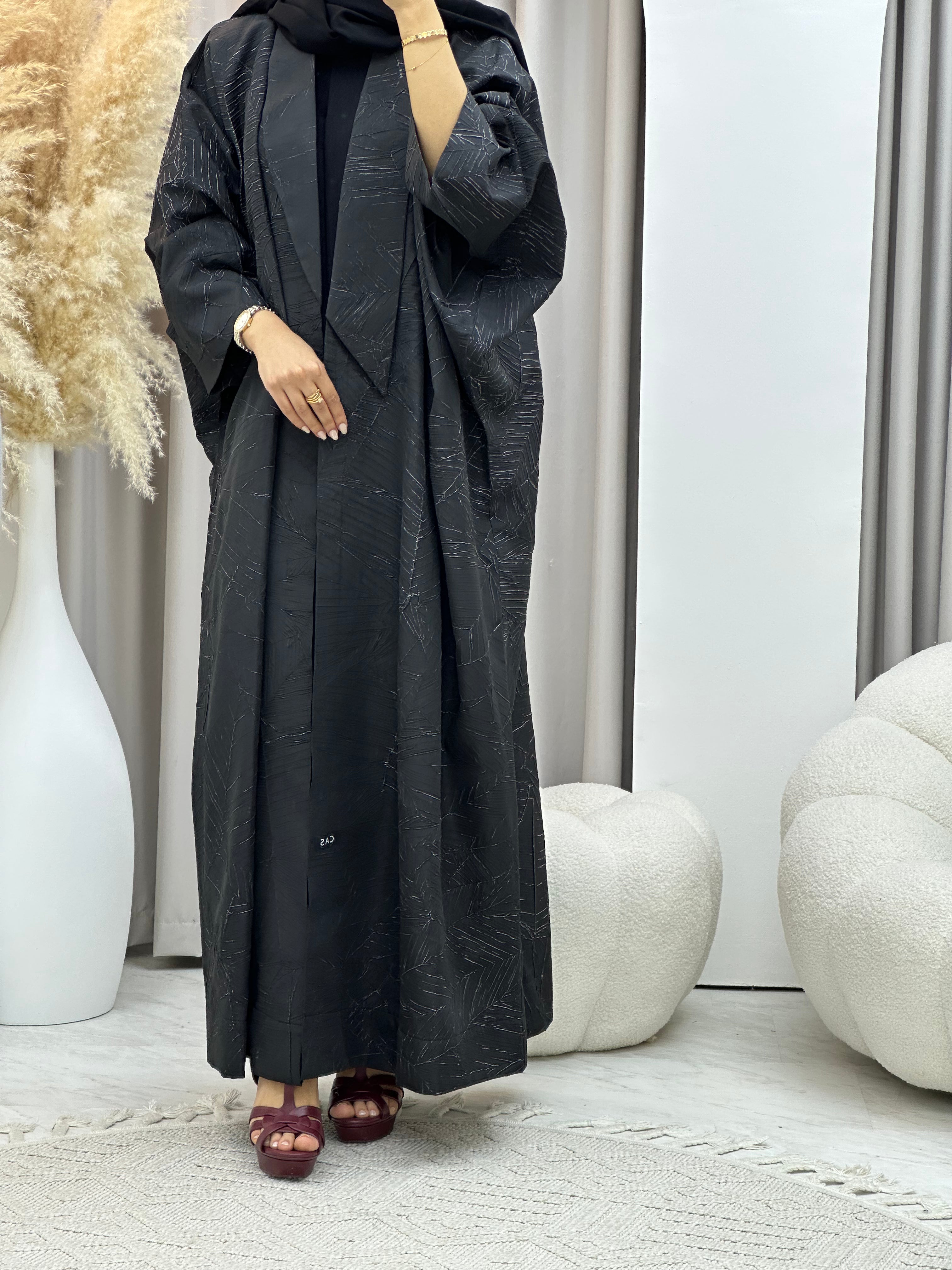 C RTW 0427 Black White Bisht Abaya