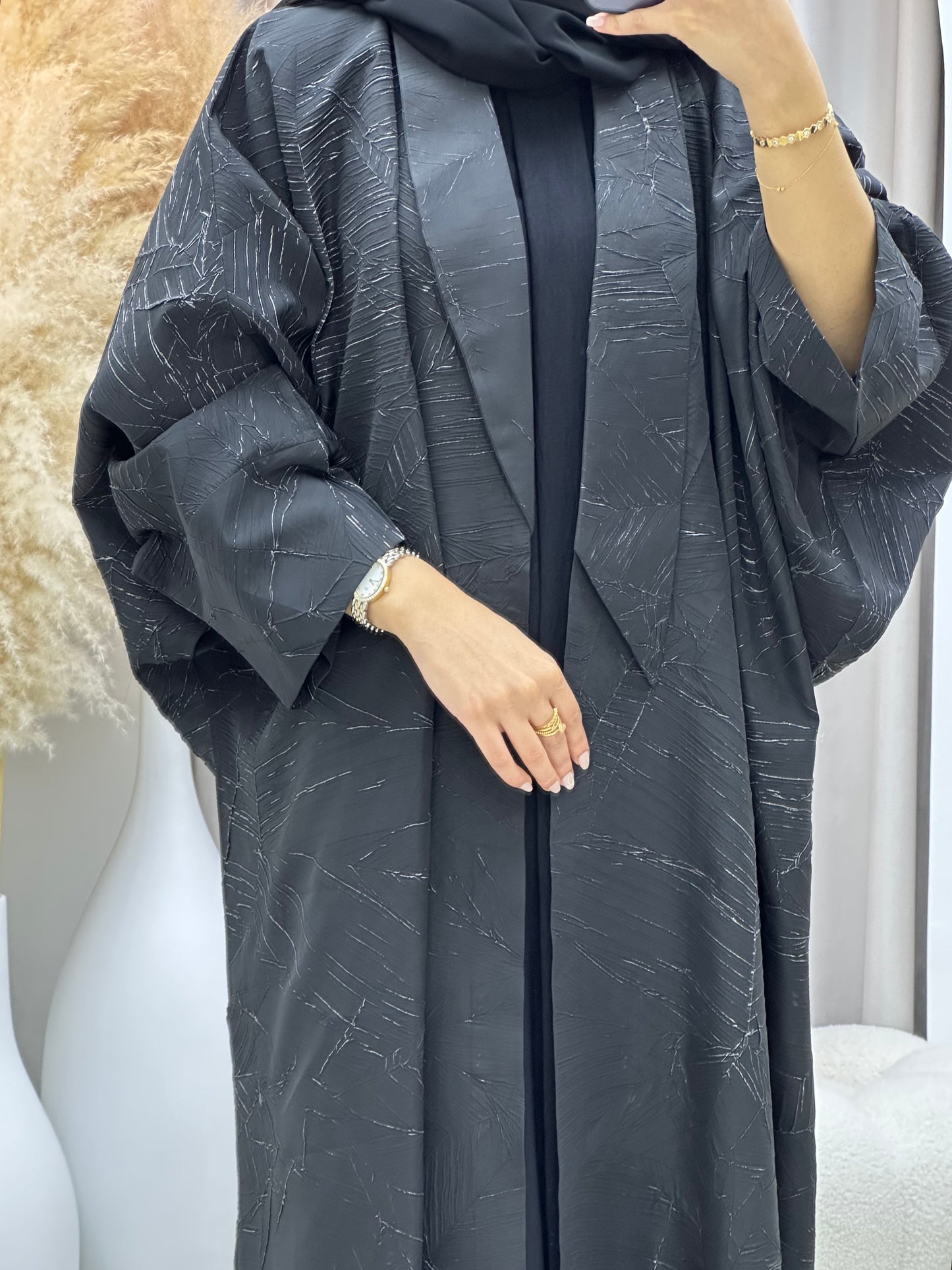 C 0427 Black White Bisht Abaya