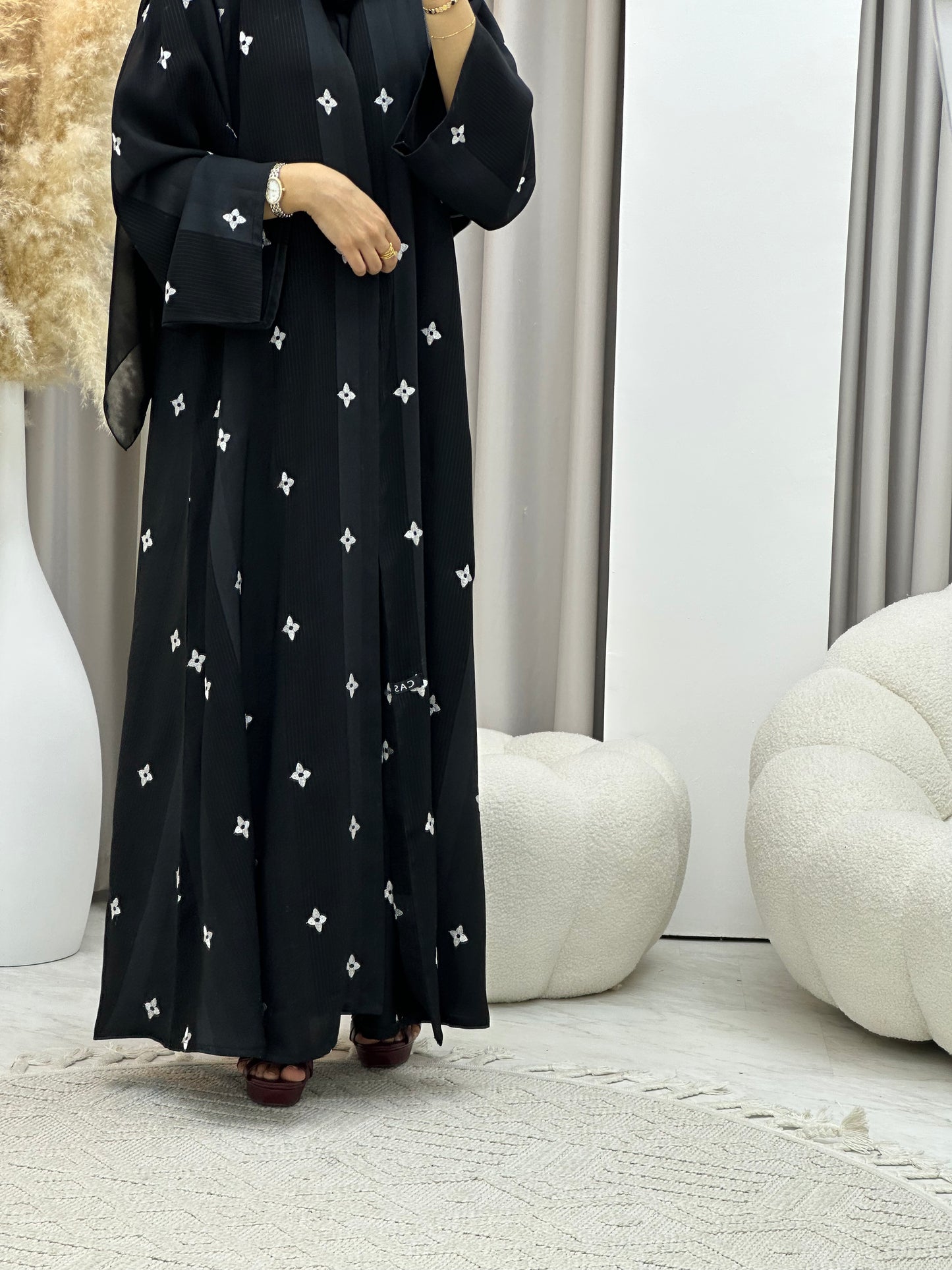 C 0486 Black Floral Work Abaya