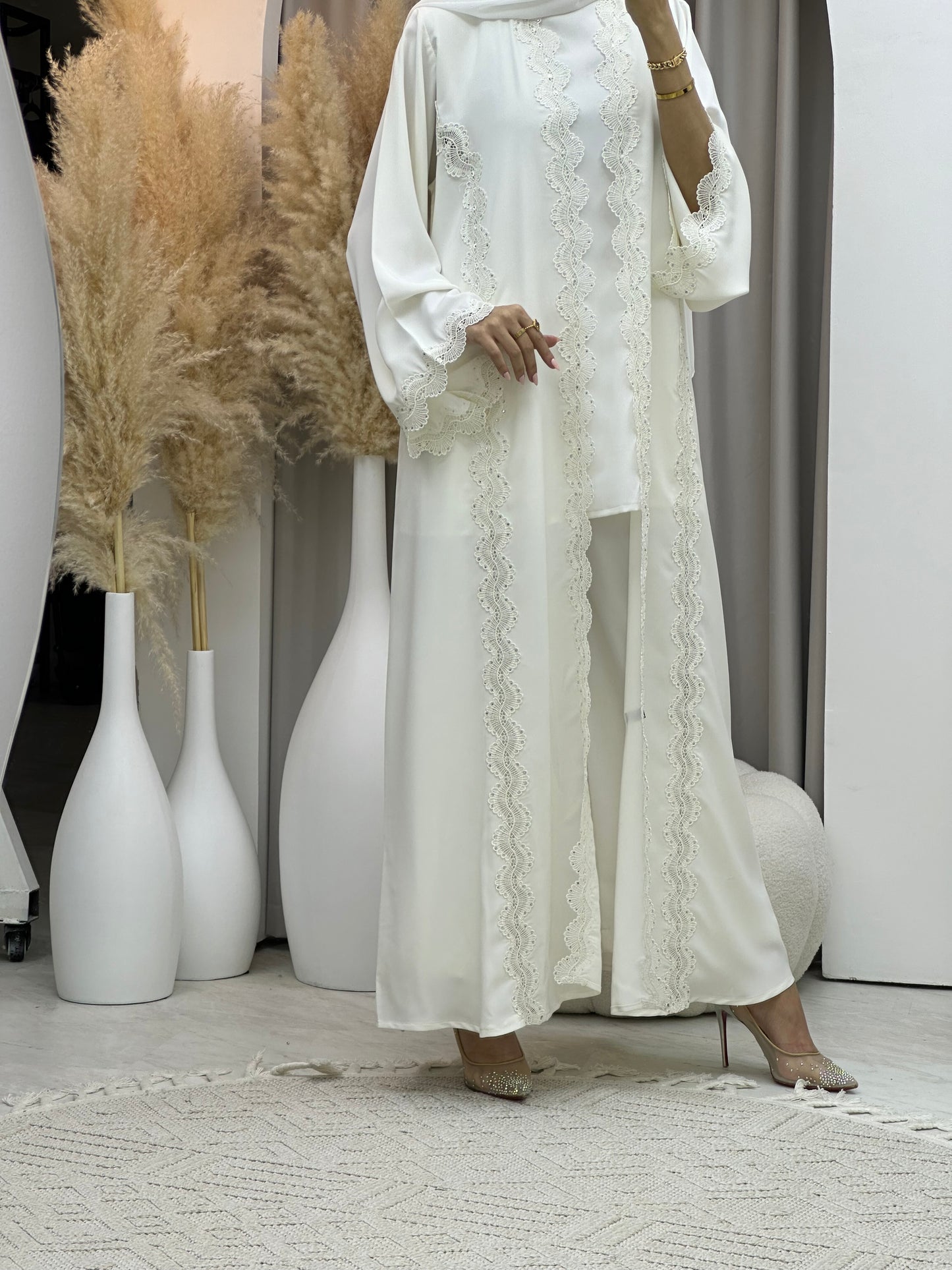 C RTW 0081 White Lace Abaya