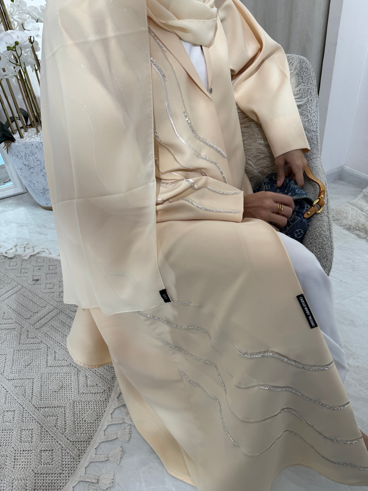 C Cream Wave Embroidery Abaya