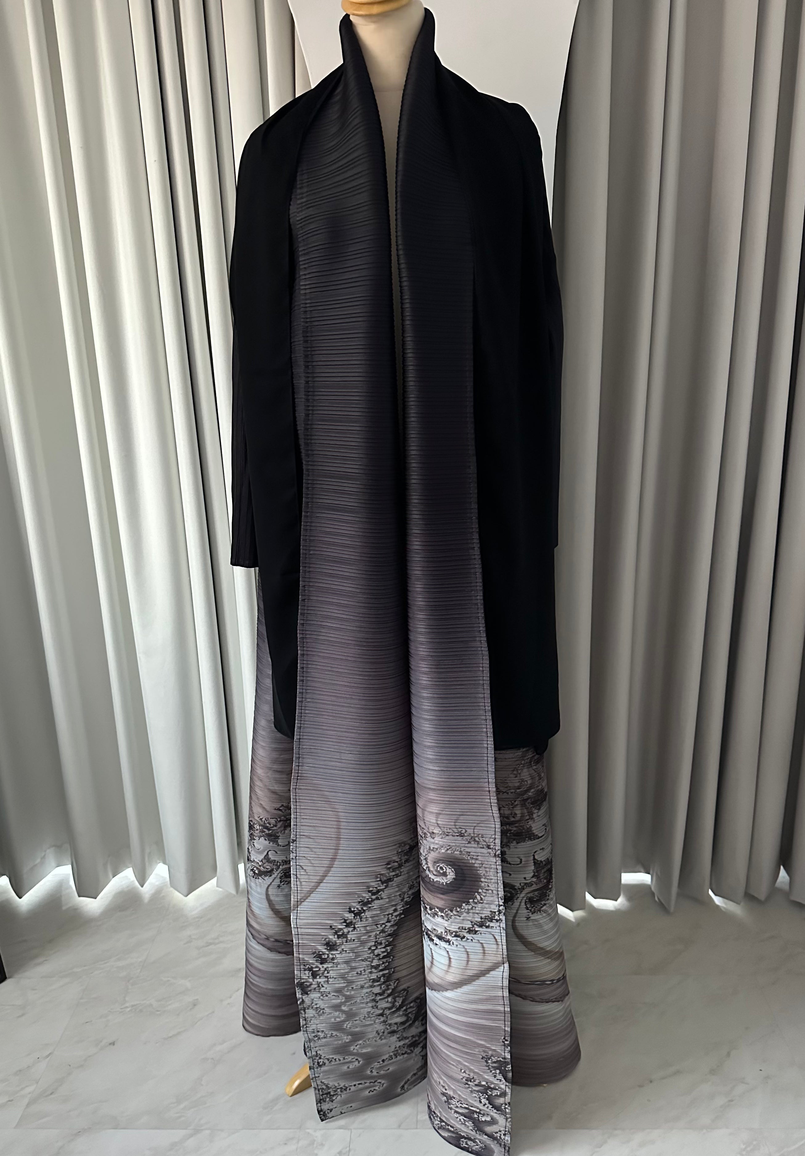 RTW Stretch Plissé Abaya - 05