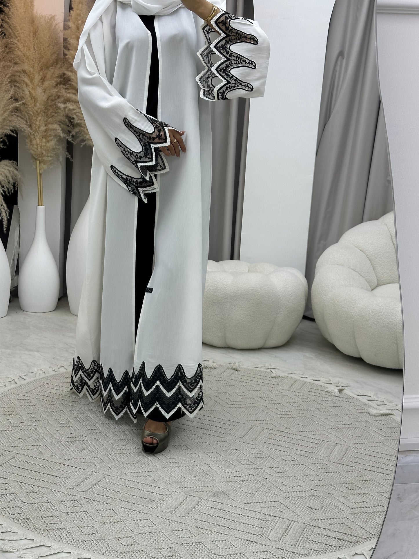 C RTW 0091 Black White Lace Abaya